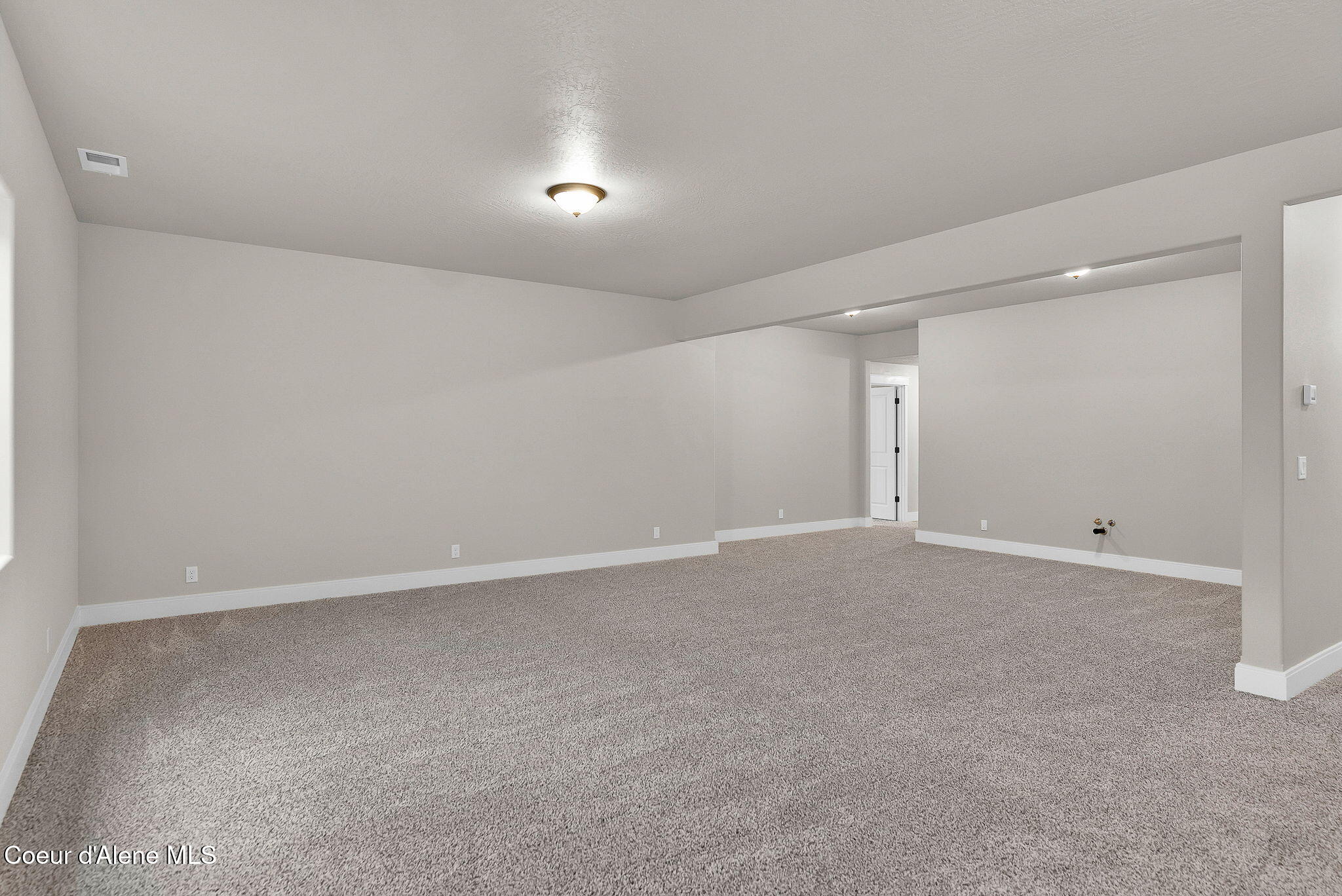 Rathdrum, Idaho, 83858, United States, 5 Bedrooms Bedrooms, ,1 BathroomBathrooms,Residential,For Sale,1989030