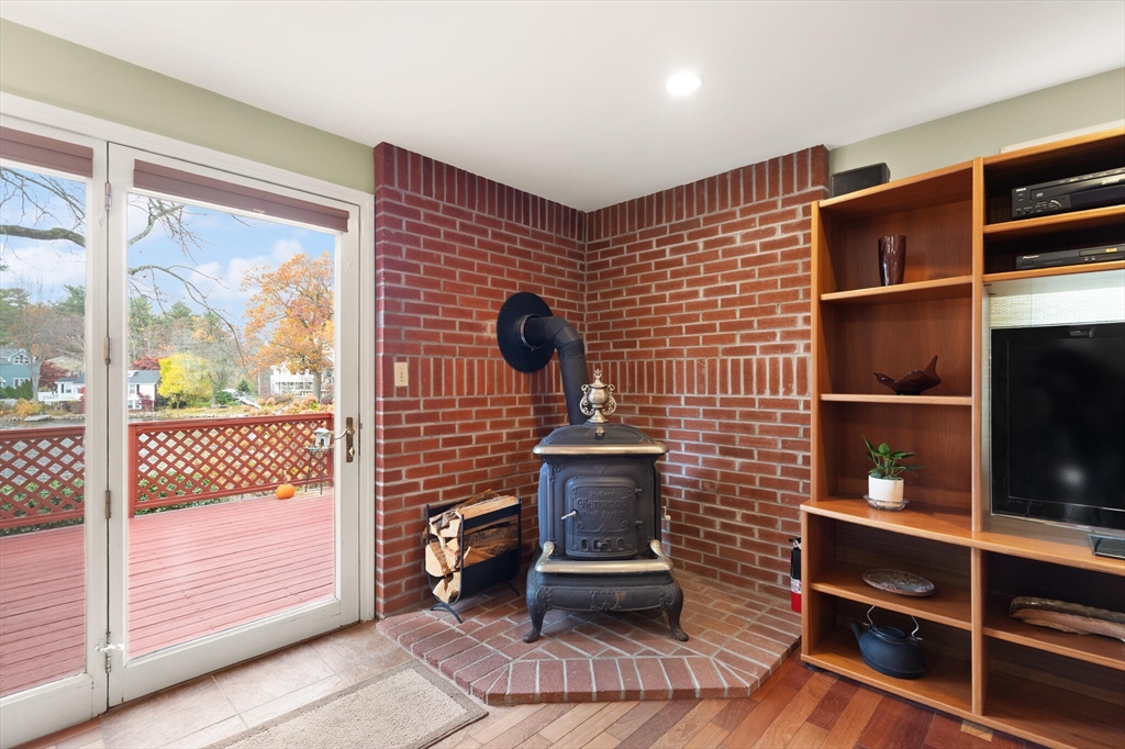 Lynnfield, Massachusetts, 01940, United States, 3 Bedrooms Bedrooms, ,2 BathroomsBathrooms,Residential,For Sale,1987735