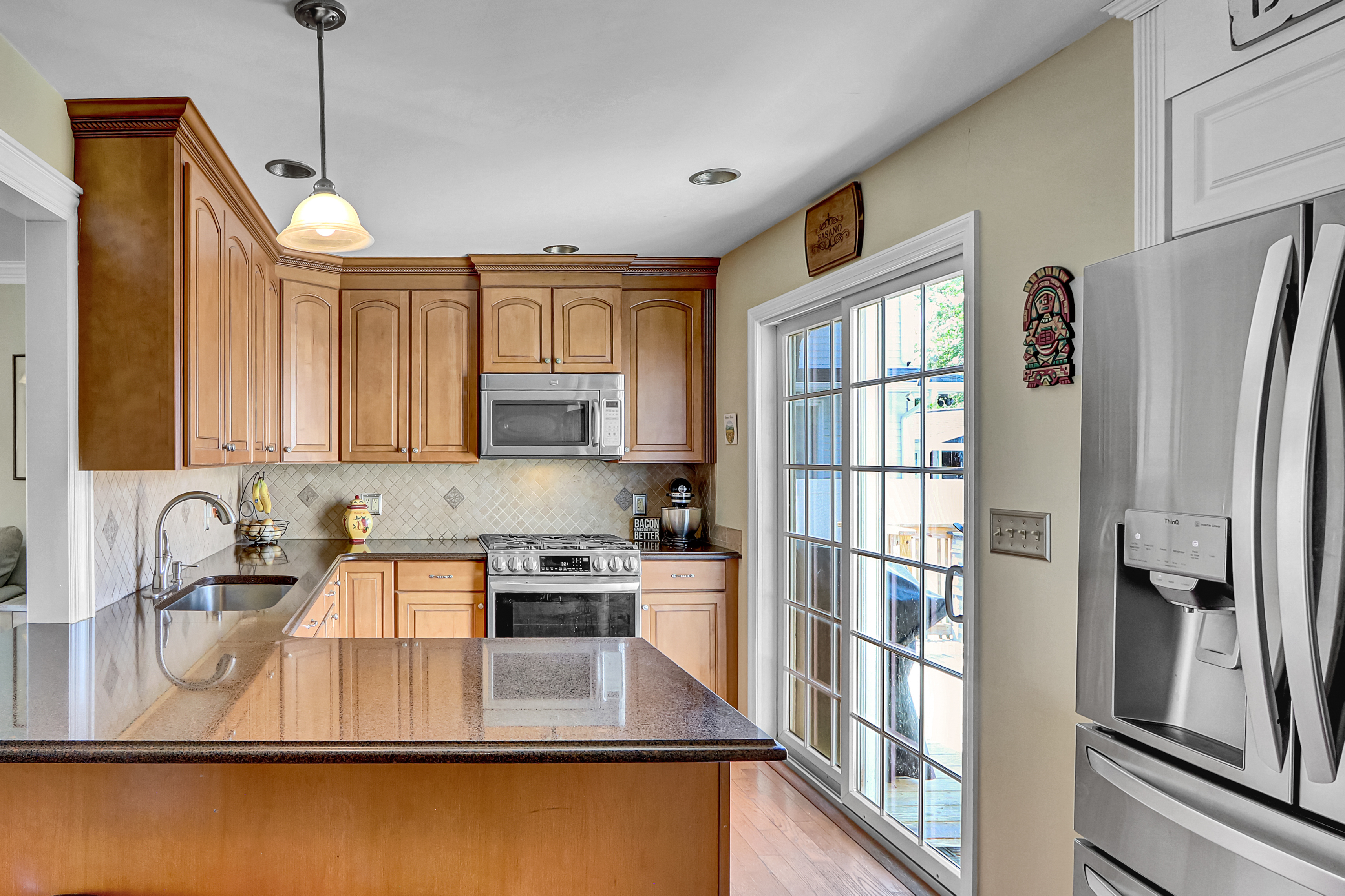 Babylon, New York, 11702, United States, 4 Bedrooms Bedrooms, ,2 BathroomsBathrooms,Residential,For Sale,1921304