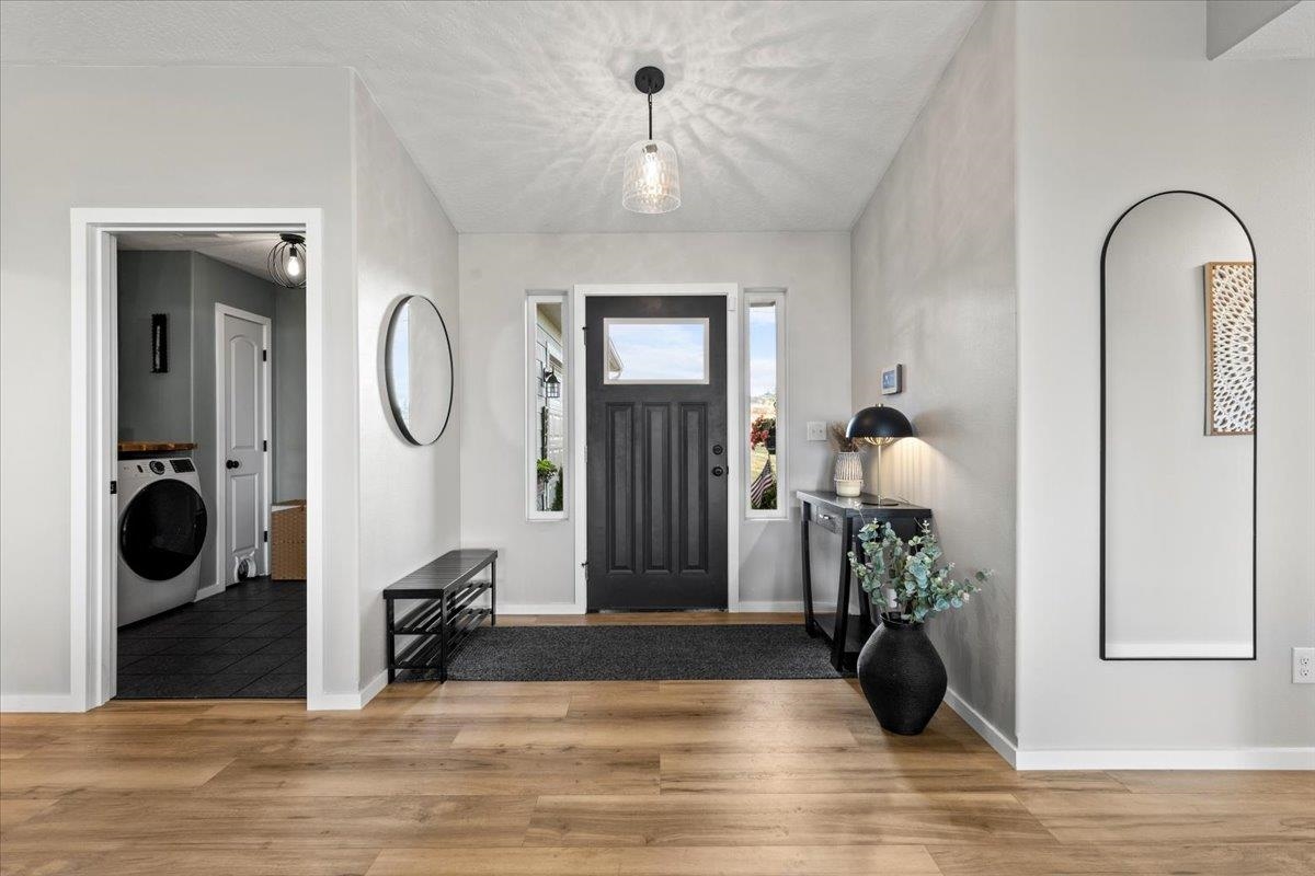 Spokane, Washington, 99217, United States, 4 Bedrooms Bedrooms, ,2 BathroomsBathrooms,Residential,For Sale,1923974