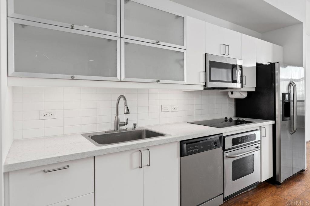 San Diego, California, 92101, United States, 2 Bedrooms Bedrooms, ,2 BathroomsBathrooms,Residential,For Sale,1992080