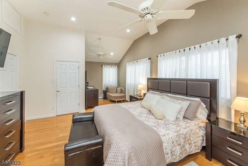 Clifton City, New Jersey, 07013, United States, 5 Bedrooms Bedrooms, ,4 BathroomsBathrooms,Residential,For Sale,2001932