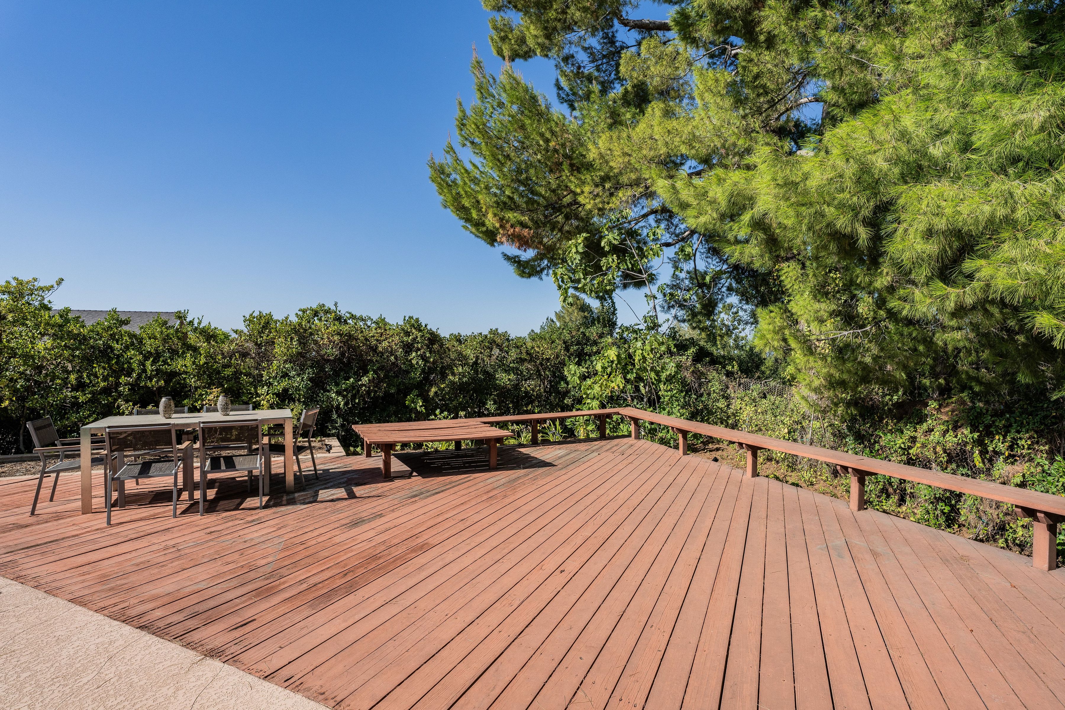  5950 Winnetka Avenue - 物件實景