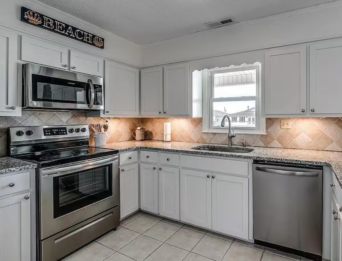 North Myrtle Beach, South Carolina, 29582, United States, 3 Bedrooms Bedrooms, ,2 BathroomsBathrooms,Residential,For Sale,1923660