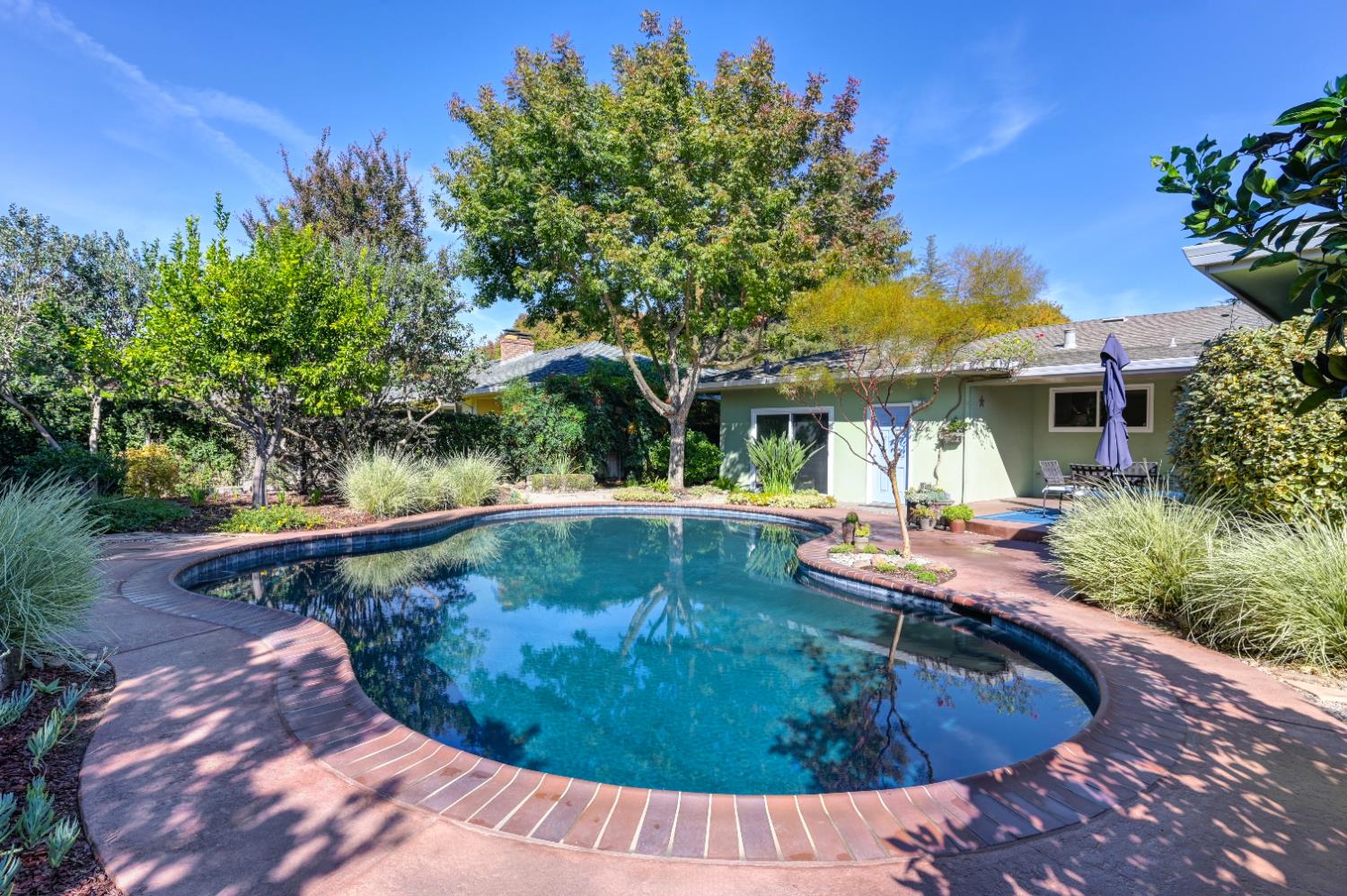 Sacramento, California, 95819, United States, 3 Bedrooms Bedrooms, ,2 BathroomsBathrooms,Residential,For Sale,1987598