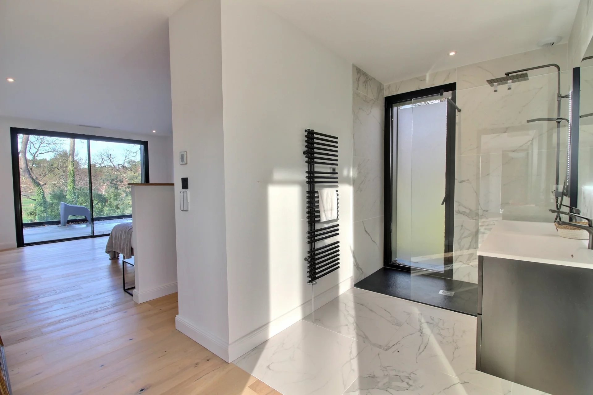 Arcachon, New Aquitaine, 33120, FR, 4 Bedrooms Bedrooms, ,Residential,For Sale,1995658