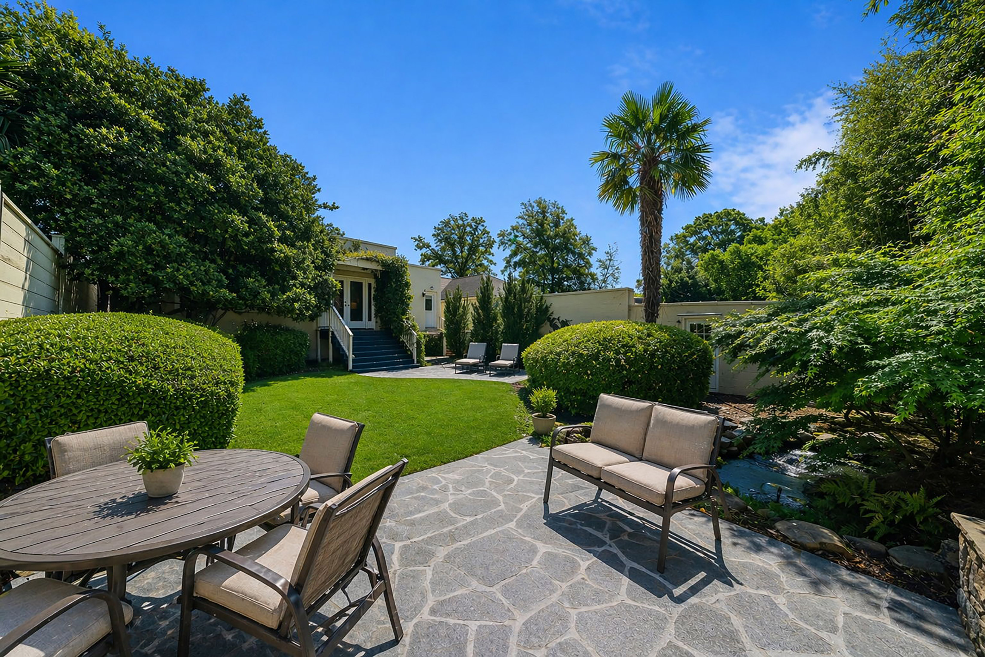  Stunning Mediterranean-style Home in the Heart of Morningside - 物件實景