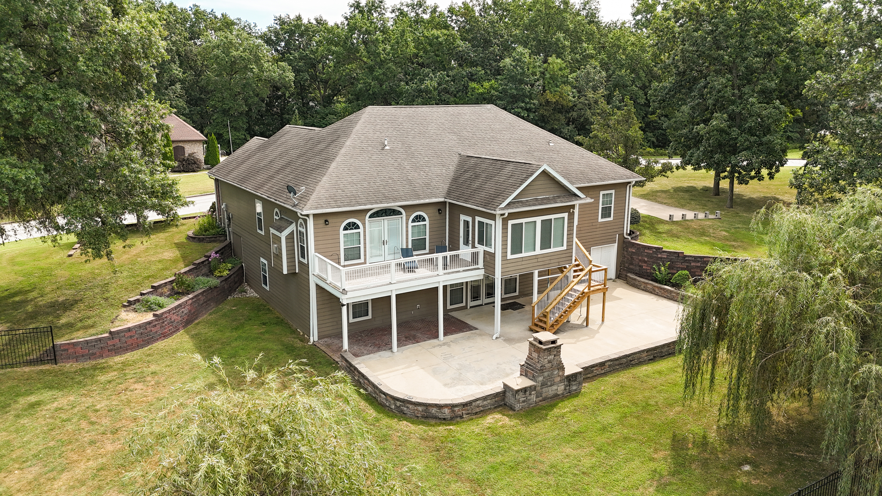 Moberly, Missouri, 65270, United States, 5 Bedrooms Bedrooms, ,Residential,For Sale,1928101