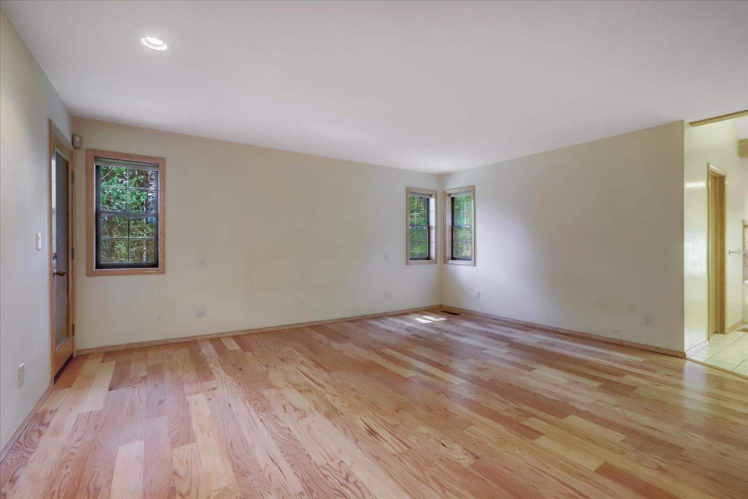 Nevada City, California, 95959, United States, 3 Bedrooms Bedrooms, ,4 BathroomsBathrooms,Residential,For Sale,1977718