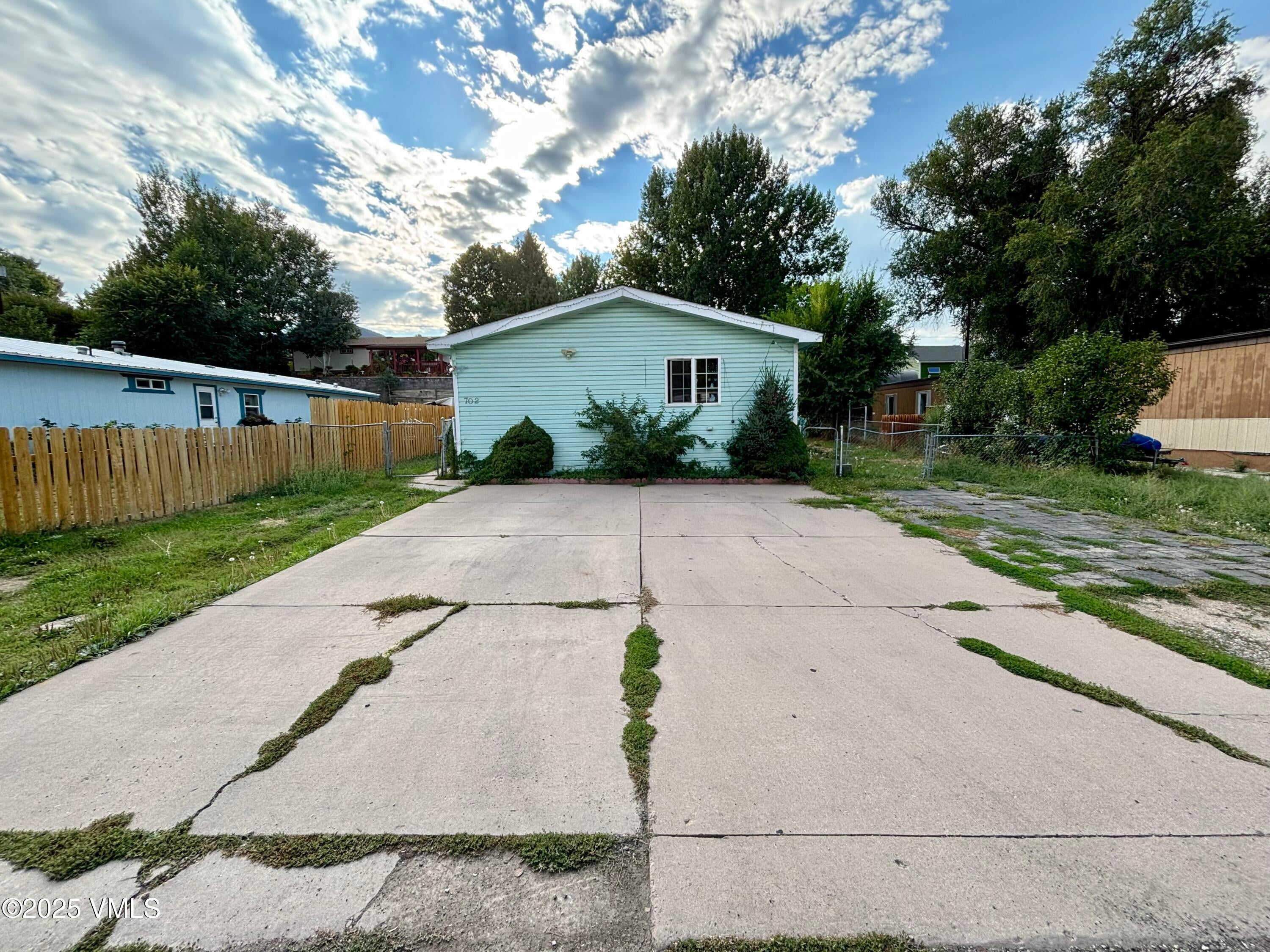 Gypsum, Colorado, 81637, United States, 3 Bedrooms Bedrooms, ,2 BathroomsBathrooms,Residential,For Sale,1986090