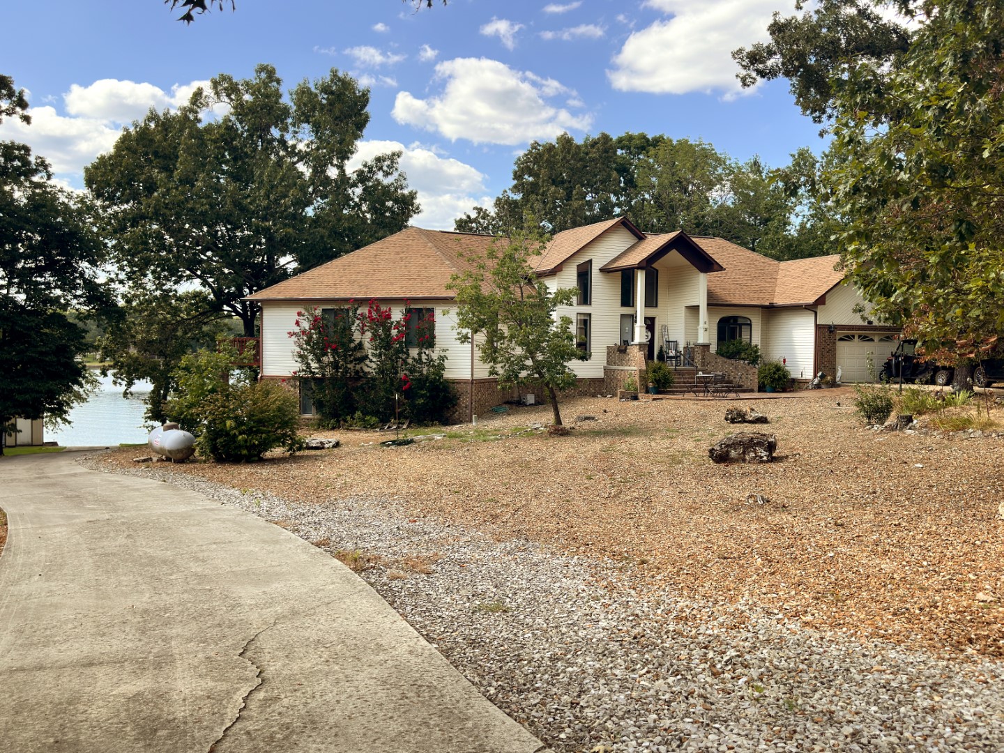 Horseshoe Bend, Arkansas, 72512, United States, 5 Bedrooms Bedrooms, ,5 BathroomsBathrooms,Residential,For Sale,1910999