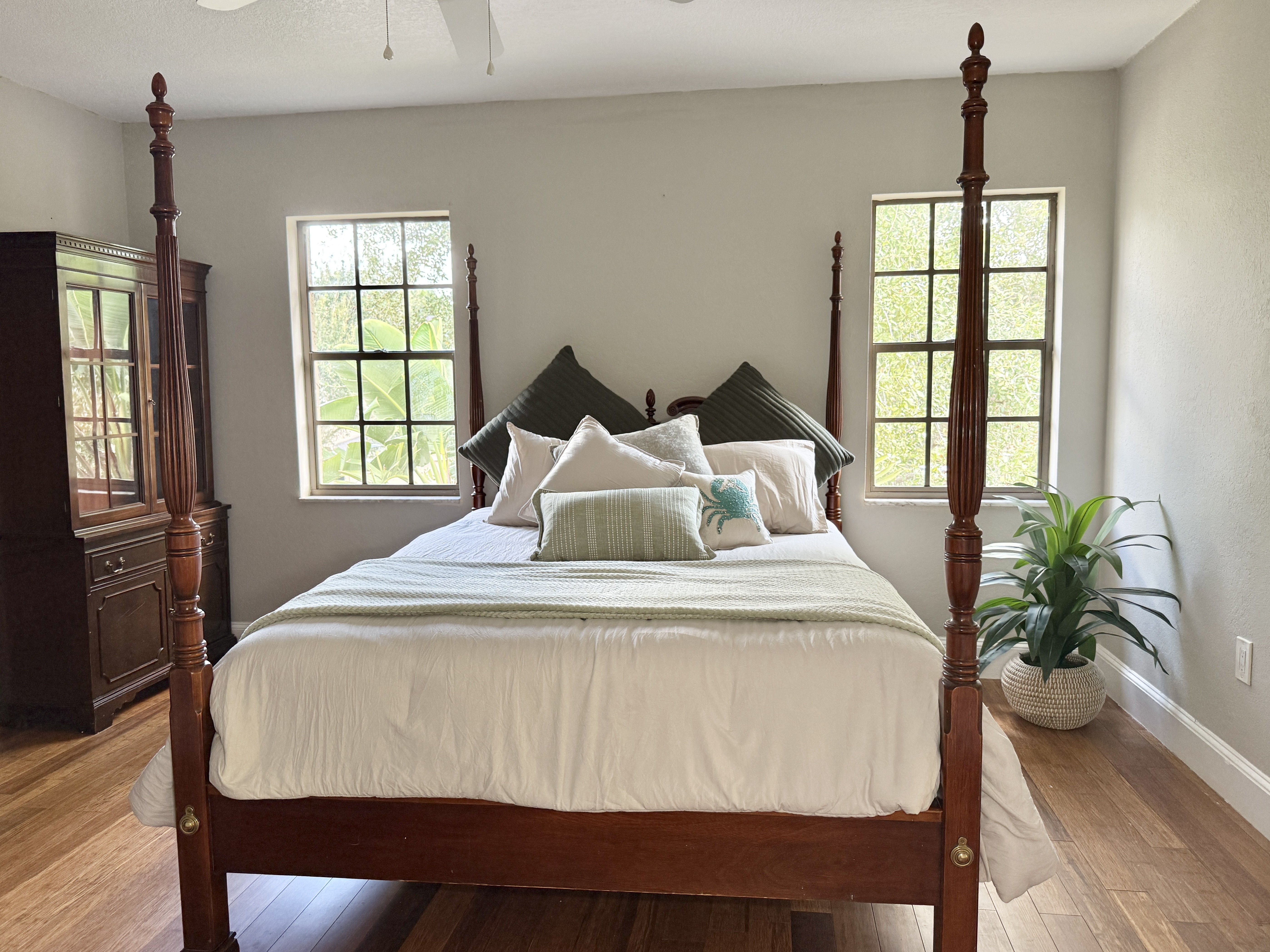 Temple Terrace, Florida, 33637, United States, 3 Bedrooms Bedrooms, ,4 BathroomsBathrooms,Residential,For Sale,1982268