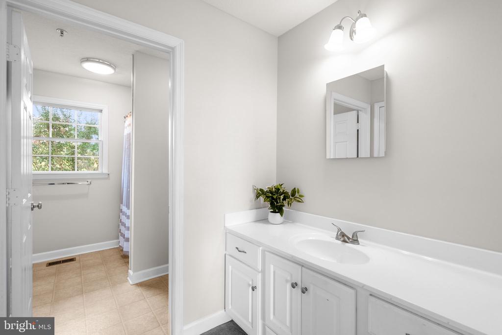 Frederick, Maryland, 21703, United States, 3 Bedrooms Bedrooms, ,3 BathroomsBathrooms,Residential,For Sale,1935163
