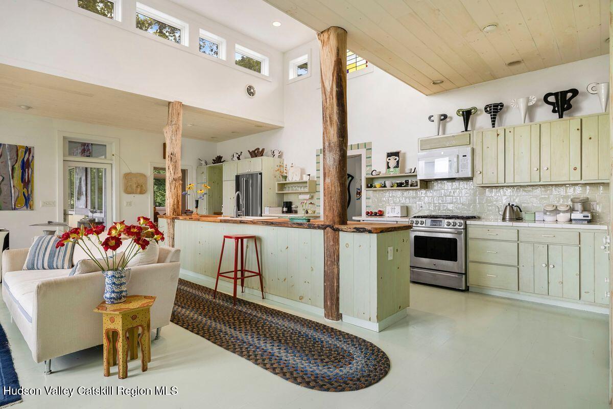 Bearsville, New York, 12409, United States, 3 Bedrooms Bedrooms, ,3 BathroomsBathrooms,Residential,For Sale,1901832