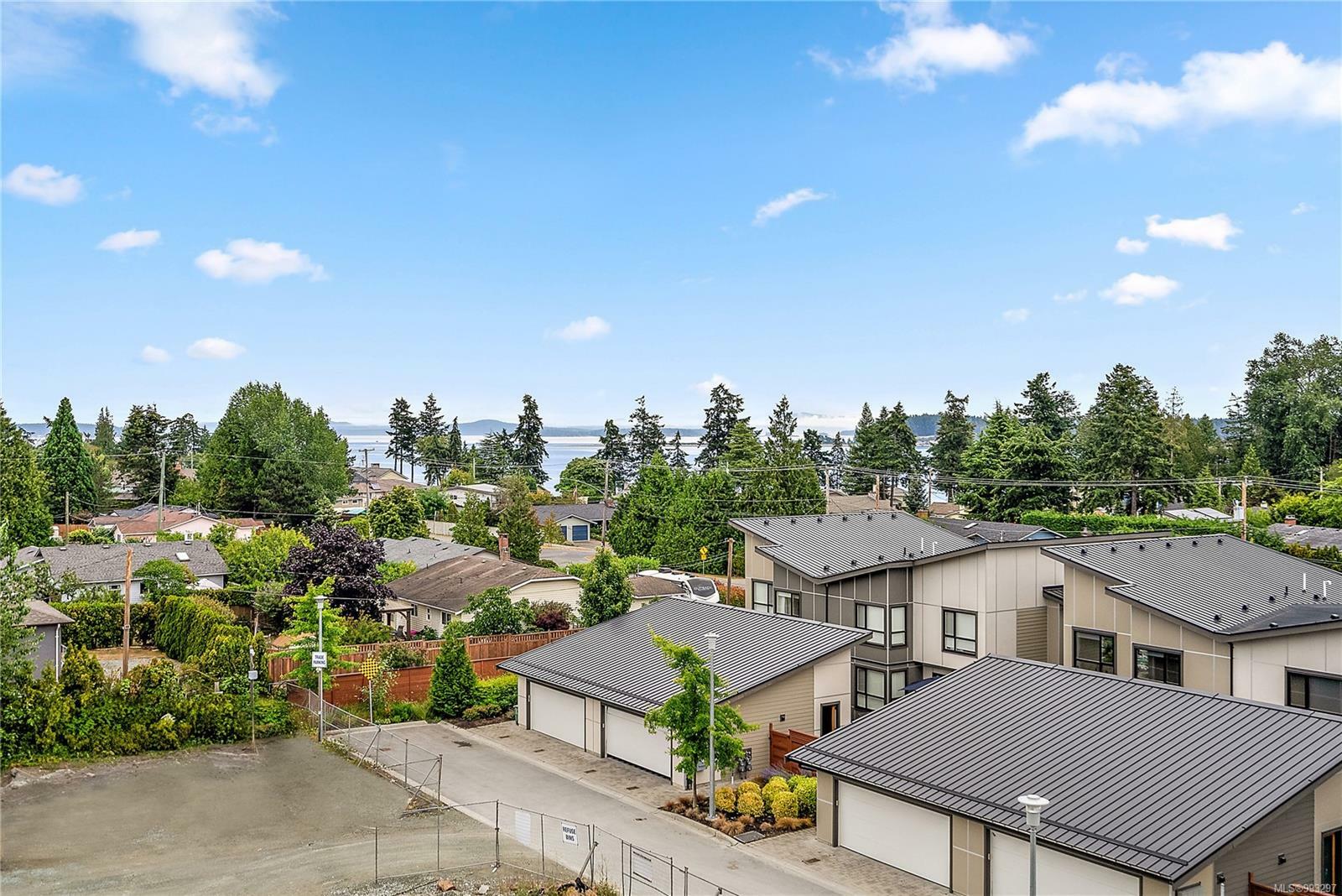 CENTRAL SAANICH, British Columbia, V8M 0B9, CA, 2 Bedrooms Bedrooms, ,Residential,For Sale,1874725