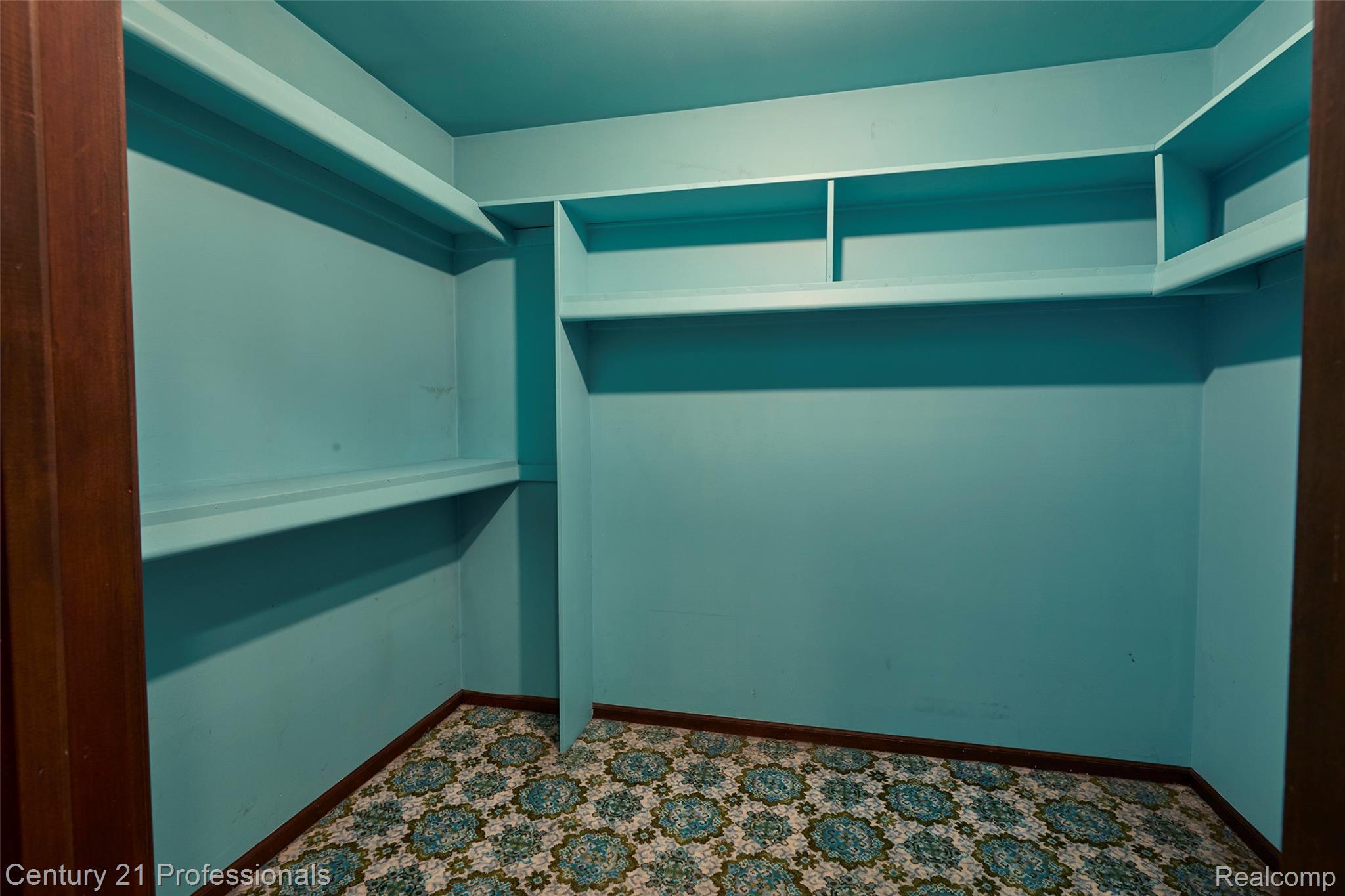 Rochester, Michigan, 48306, United States, 5 Bedrooms Bedrooms, ,6 BathroomsBathrooms,Residential,For Sale,1987117