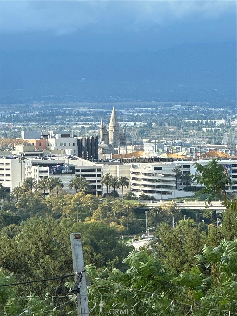 Los Angeles, California, 90068, United States, 2 Bedrooms Bedrooms, ,2 BathroomsBathrooms,Residential,For Sale,1918041