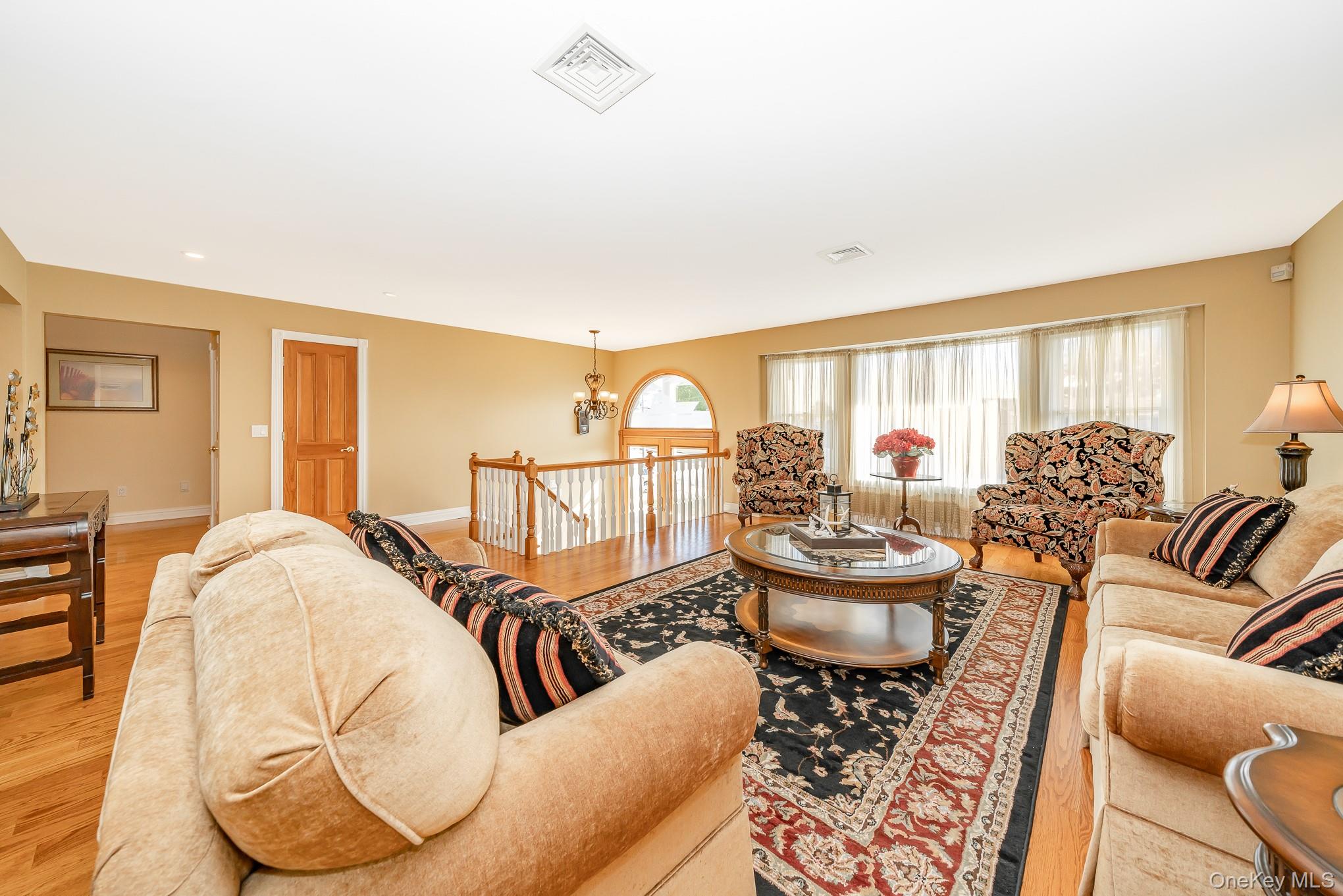 West Islip, New York, 11795, United States, 5 Bedrooms Bedrooms, ,5 BathroomsBathrooms,Residential,For Sale,1943882