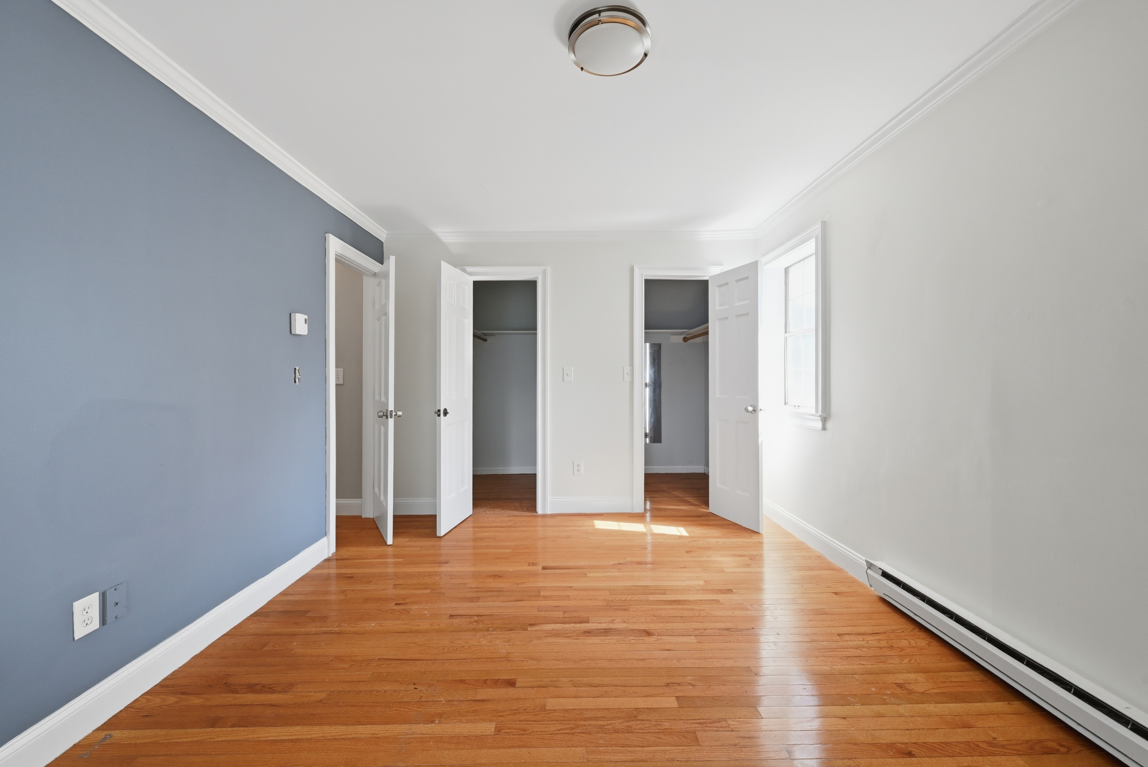  Wonderfully Charming End-Unit Townhouse - 物件實景