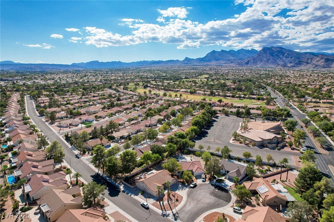 Las Vegas, Nevada, 89134, United States, 2 Bedrooms Bedrooms, ,2 BathroomsBathrooms,Residential,For Sale,1950375