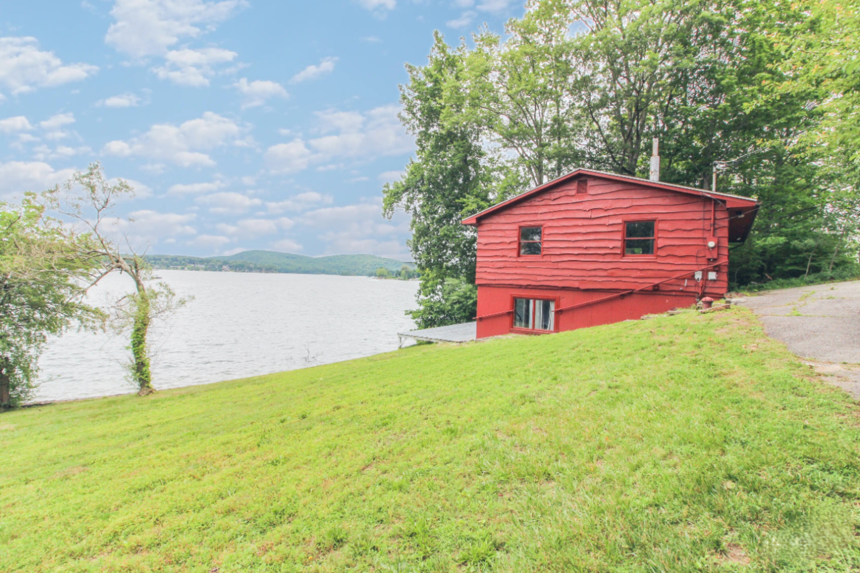  Exceptional Waterfront Property - 物件實景