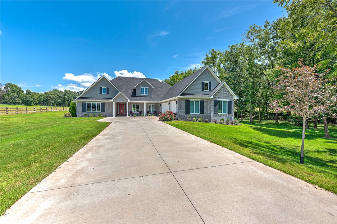 Bentonville, Arkansas, 72713, United States, 4 Bedrooms Bedrooms, ,5 BathroomsBathrooms,Residential,For Sale,1950806