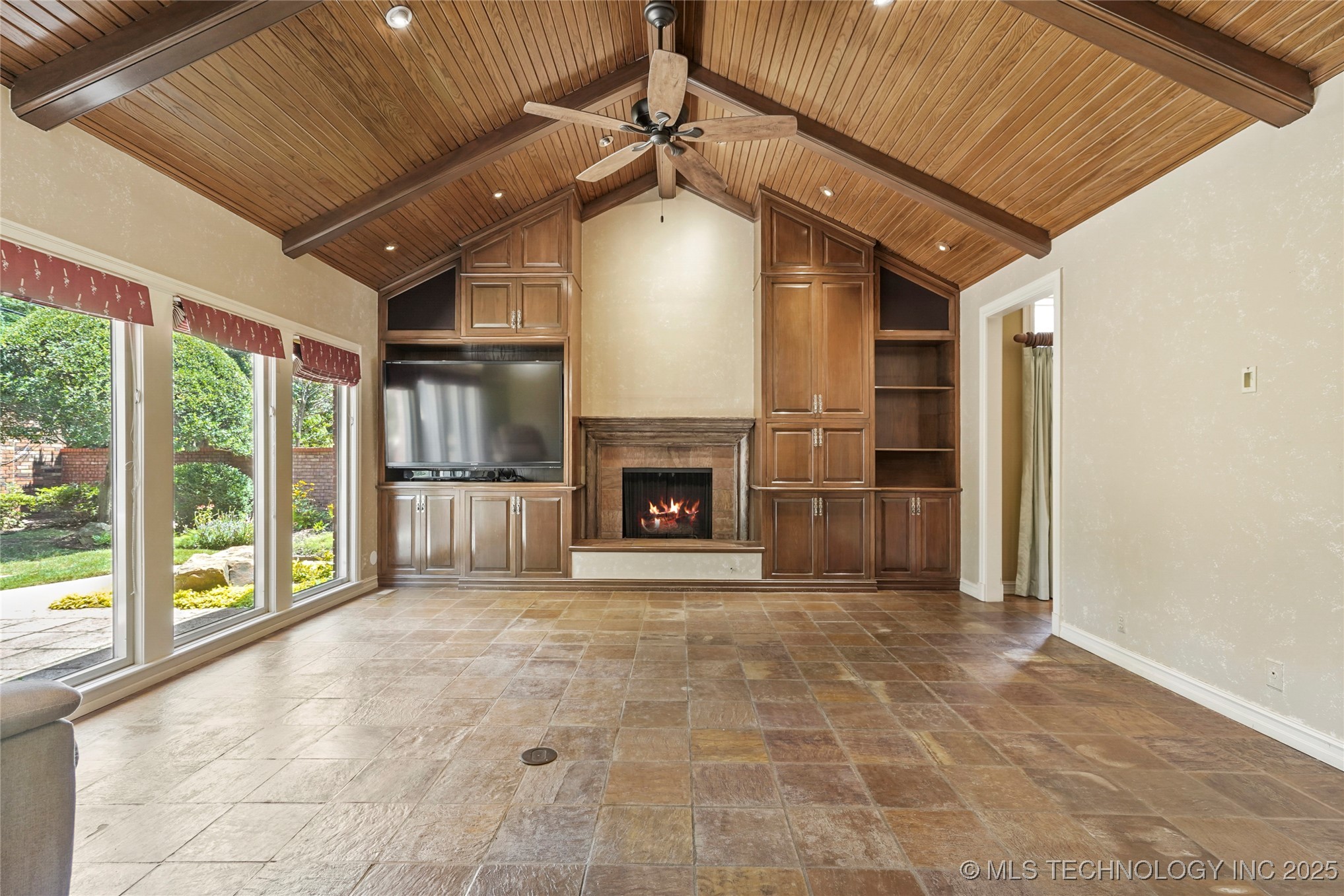 Tulsa, Oklahoma, 74135, United States, 3 Bedrooms Bedrooms, ,4 BathroomsBathrooms,Residential,For Sale,1902130