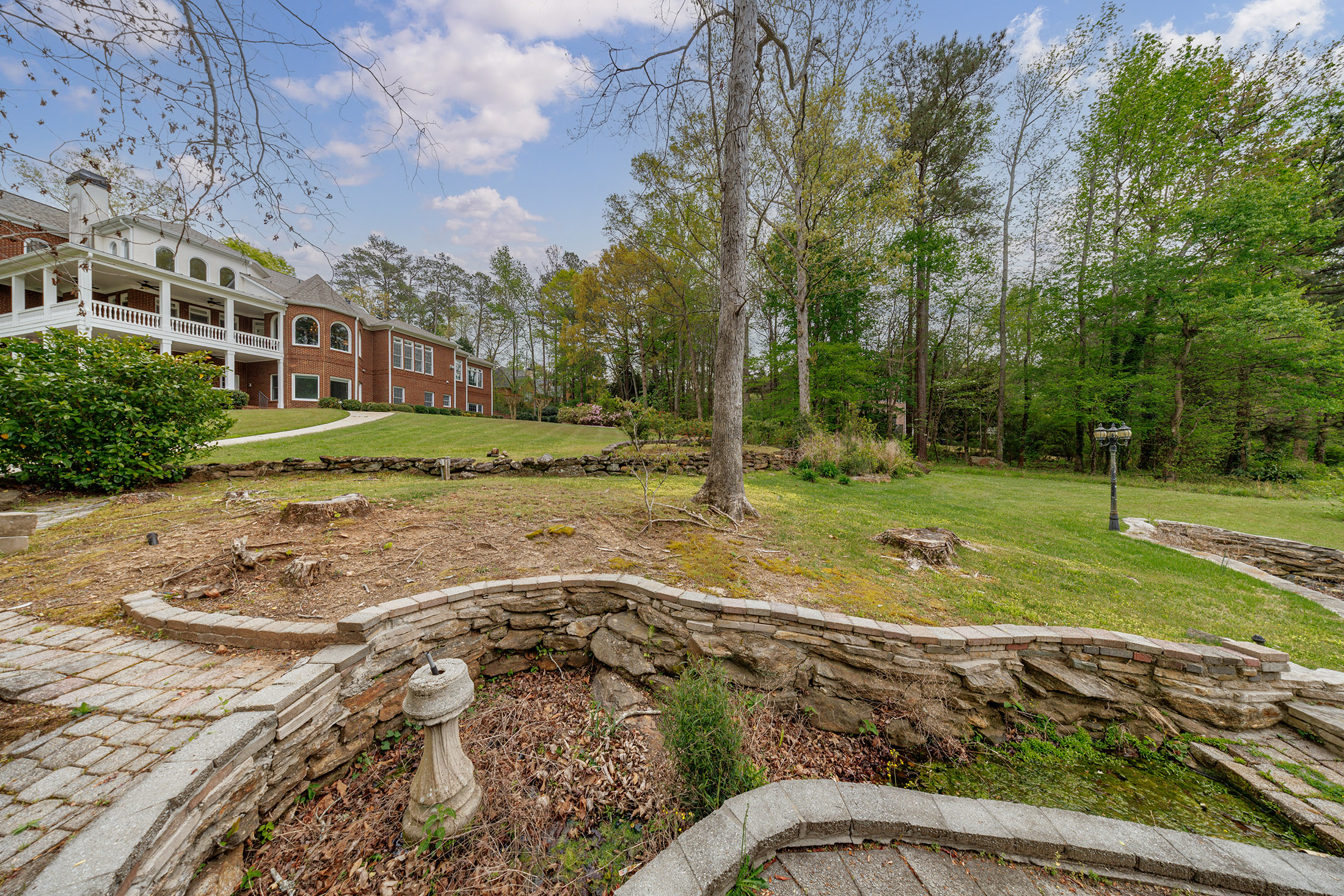  A Rare Opportunity to Own a Developer-Designed Lakefront Estate - 物件實景