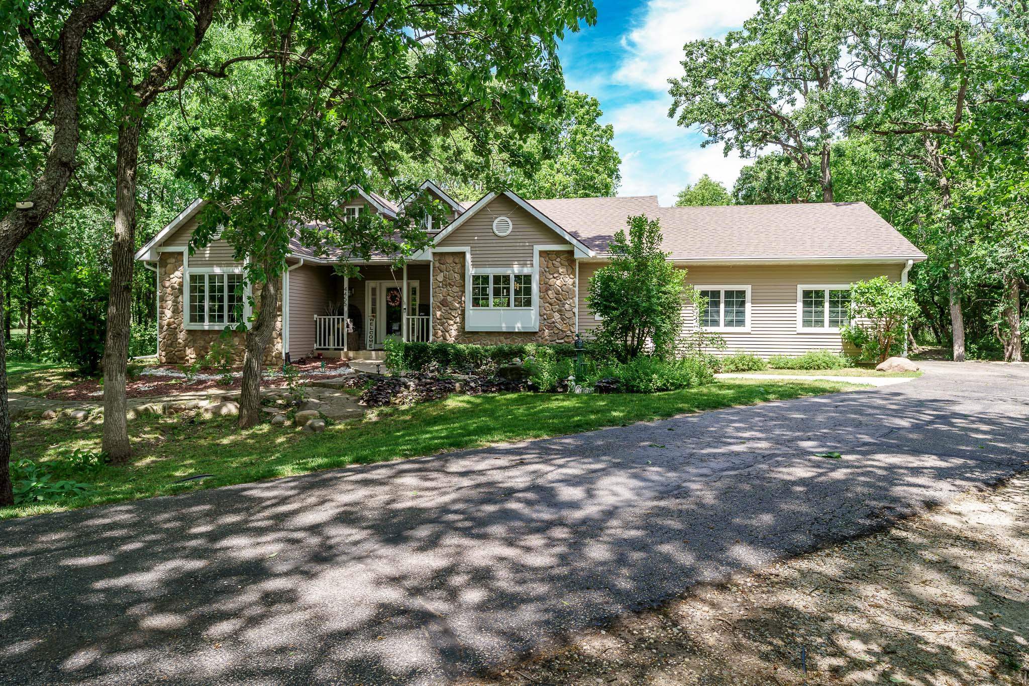Janesville, Wisconsin, 53546, United States, 4 Bedrooms Bedrooms, ,4 BathroomsBathrooms,Residential,For Sale,2026156