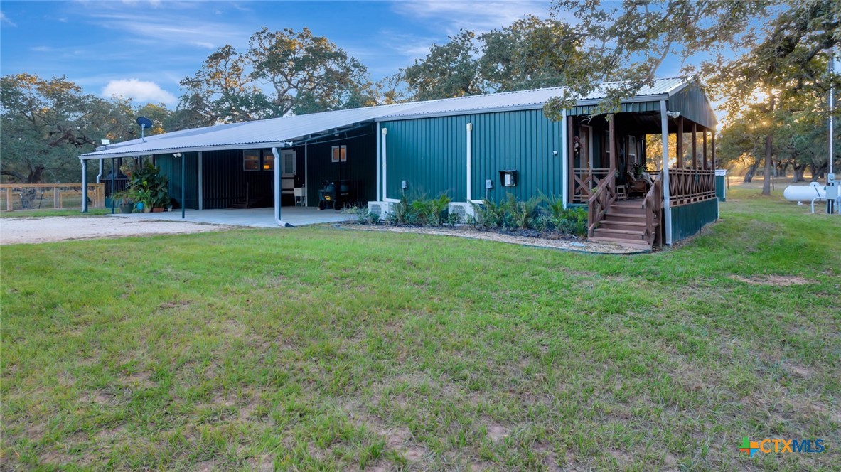 Hallettsville, Texas, 77964, United States, 2 Bedrooms Bedrooms, ,2 BathroomsBathrooms,Residential,For Sale,1989006