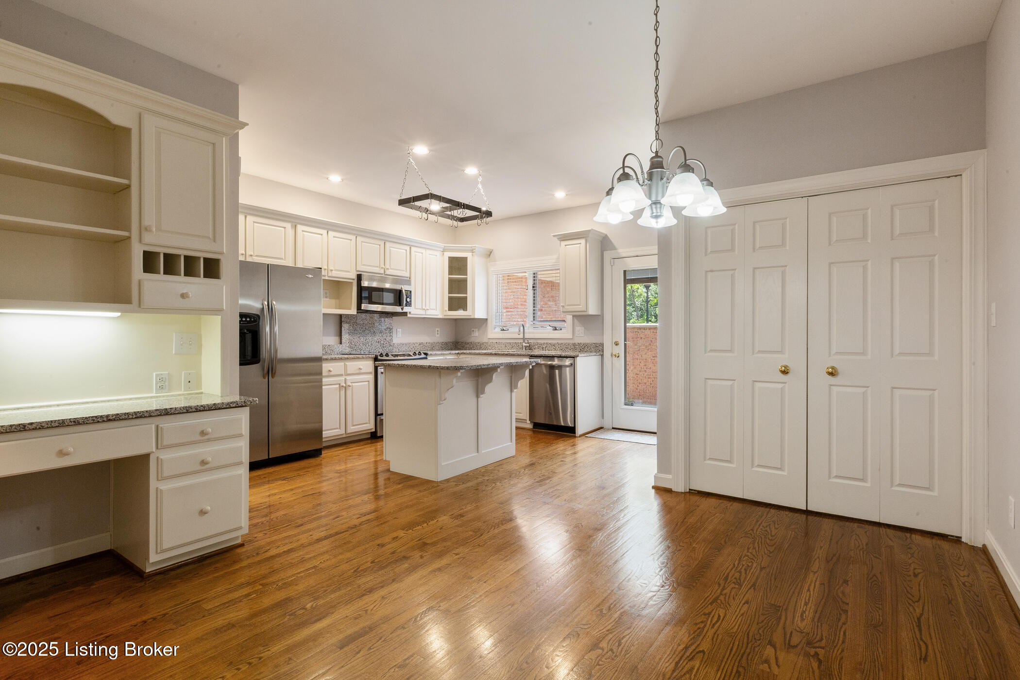 Prospect, Kentucky, 40059, United States, 3 Bedrooms Bedrooms, ,4 BathroomsBathrooms,Residential,For Sale,1754796