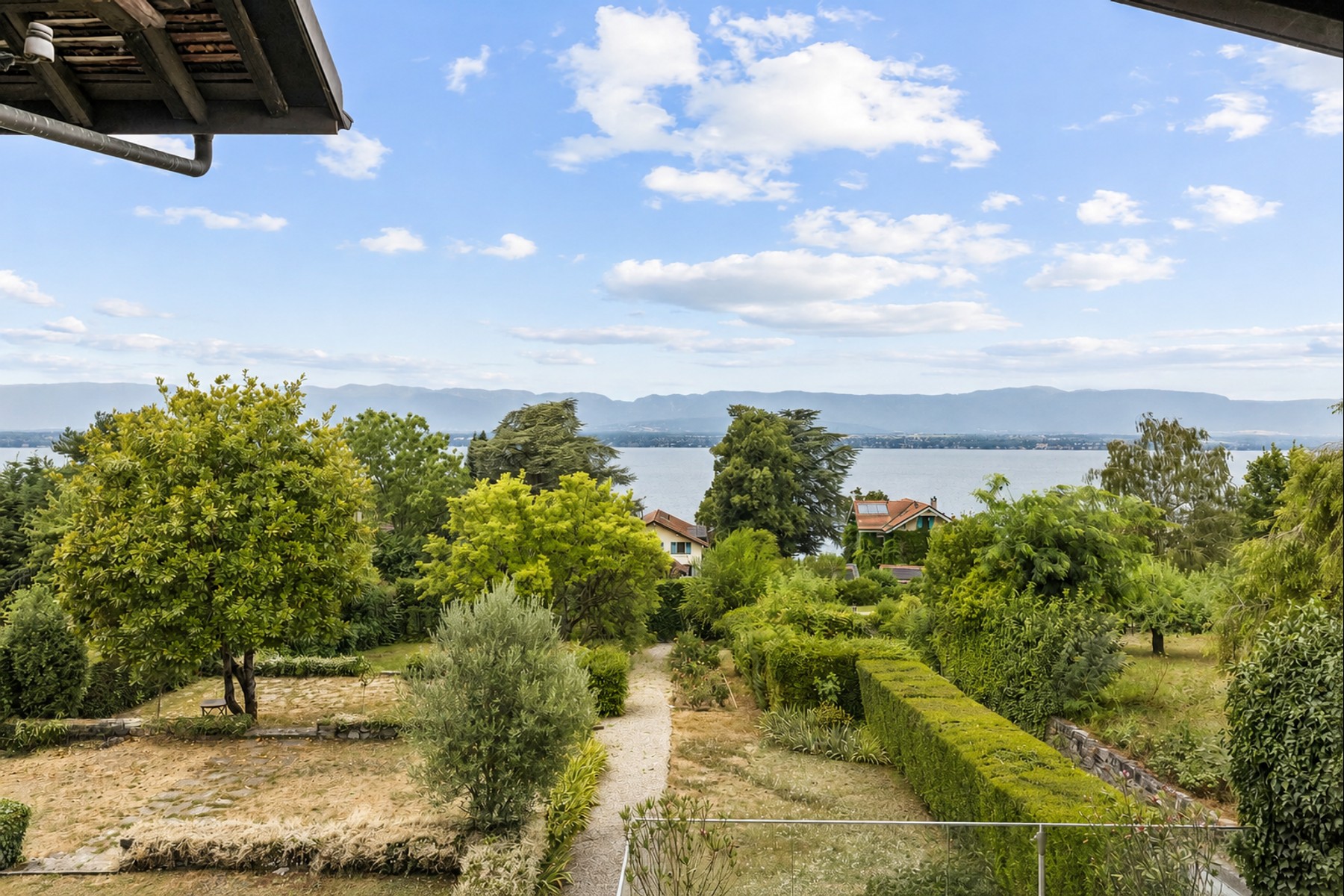  A fully renovated 19th-century farmhouse with a panoramic view of Lake Geneva - 物件實景