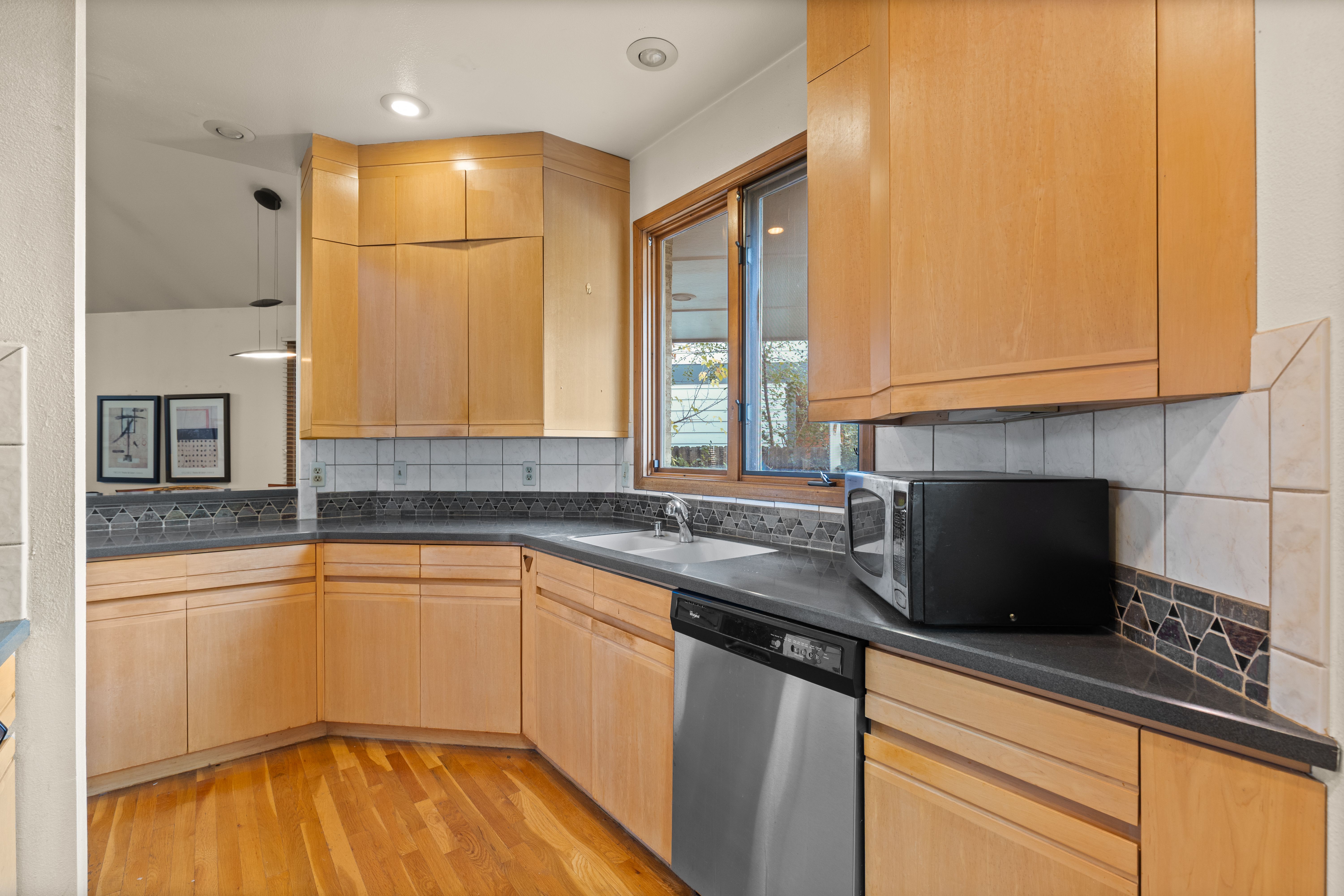  PRIME EAST WASHINGTON PARK OPPORTUNITY - BUILD, RENOVATE OR MAKE IT YOUR OWN - 物件實景