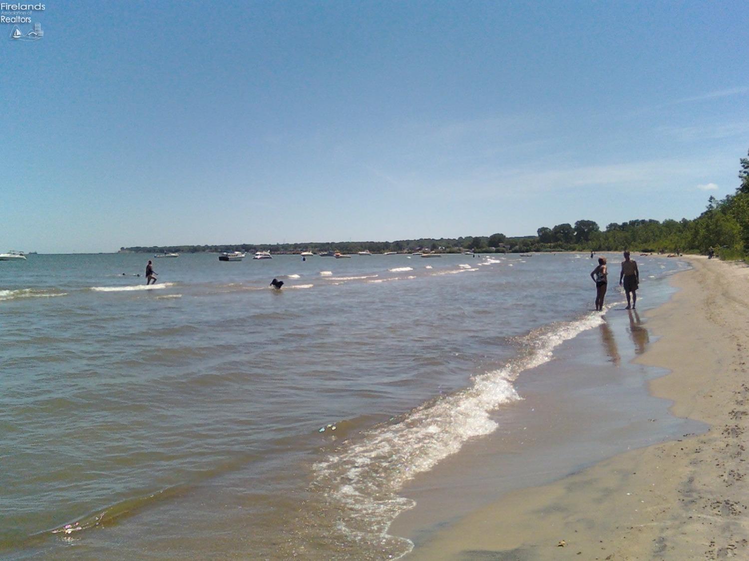 Marblehead, Ohio, 43440, United States, 4 Bedrooms Bedrooms, ,3 BathroomsBathrooms,Residential,For Sale,1921808