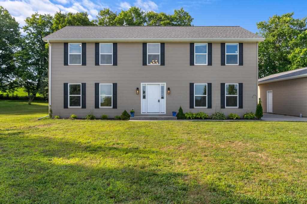 Charlevoix, Michigan, 49720, United States, 5 Bedrooms Bedrooms, ,3 BathroomsBathrooms,Residential,For Sale,1916924