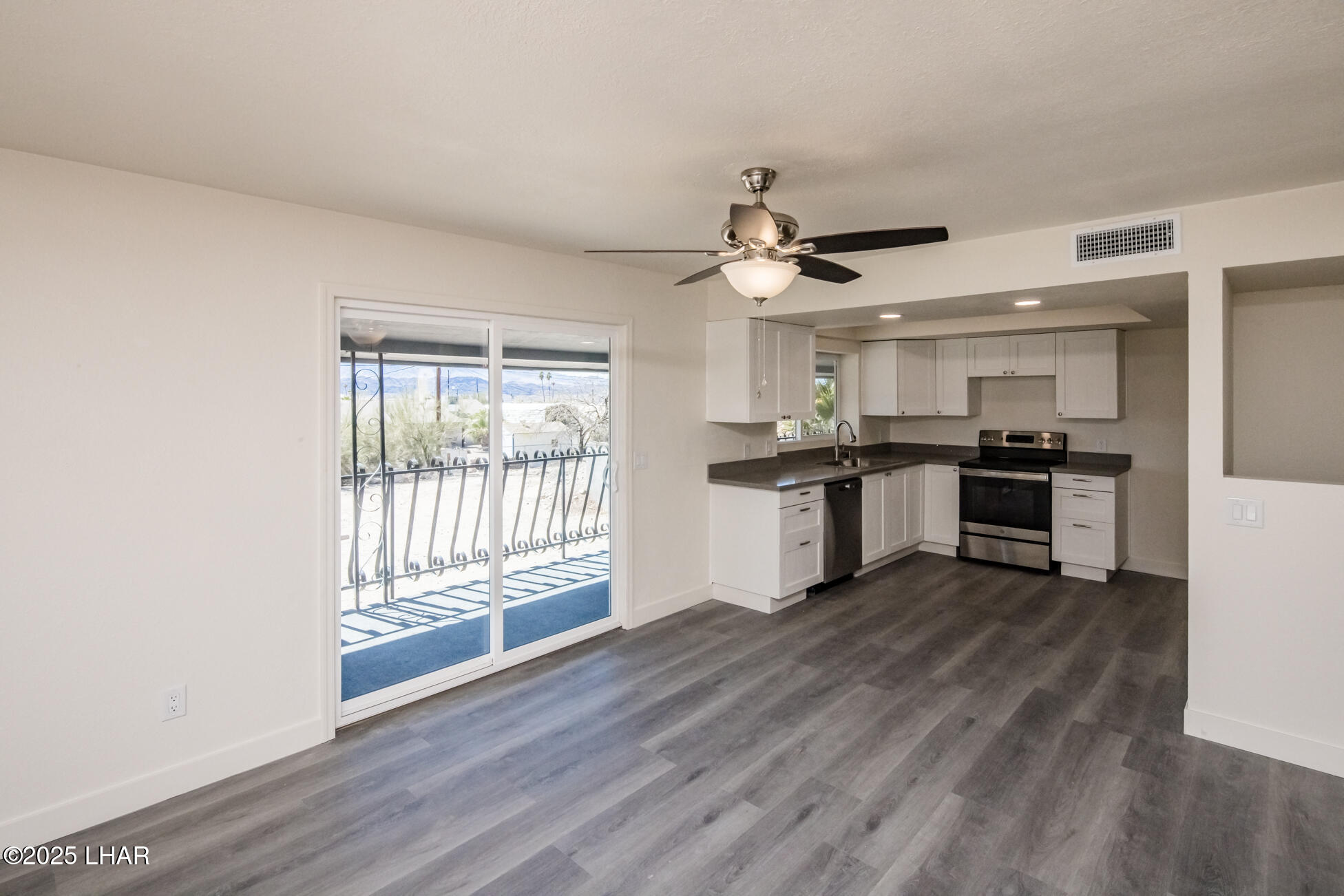 Lake Havasu City, Arizona, 86403, United States, 6 Bedrooms Bedrooms, ,2 BathroomsBathrooms,Residential,For Sale,1744753
