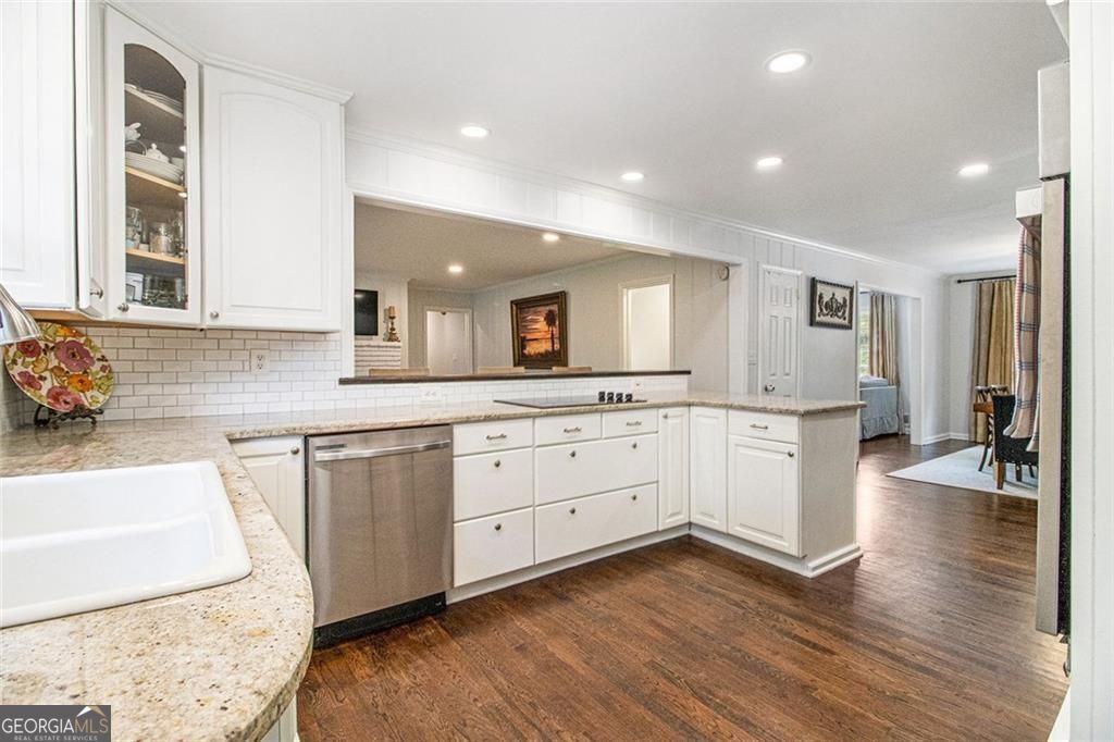 Atlanta, Georgia, 30345, United States, 4 Bedrooms Bedrooms, ,4 BathroomsBathrooms,Residential,For Sale,1929806