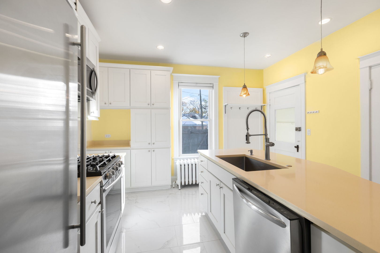 Lake Forest, Illinois, 60045, United States, 3 Bedrooms Bedrooms, ,2 BathroomsBathrooms,Residential,For Sale,1992856