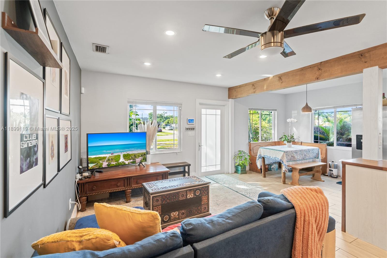 Hollywood, Florida, 33020, United States, 3 Bedrooms Bedrooms, ,2 BathroomsBathrooms,Residential,For Sale,1967684