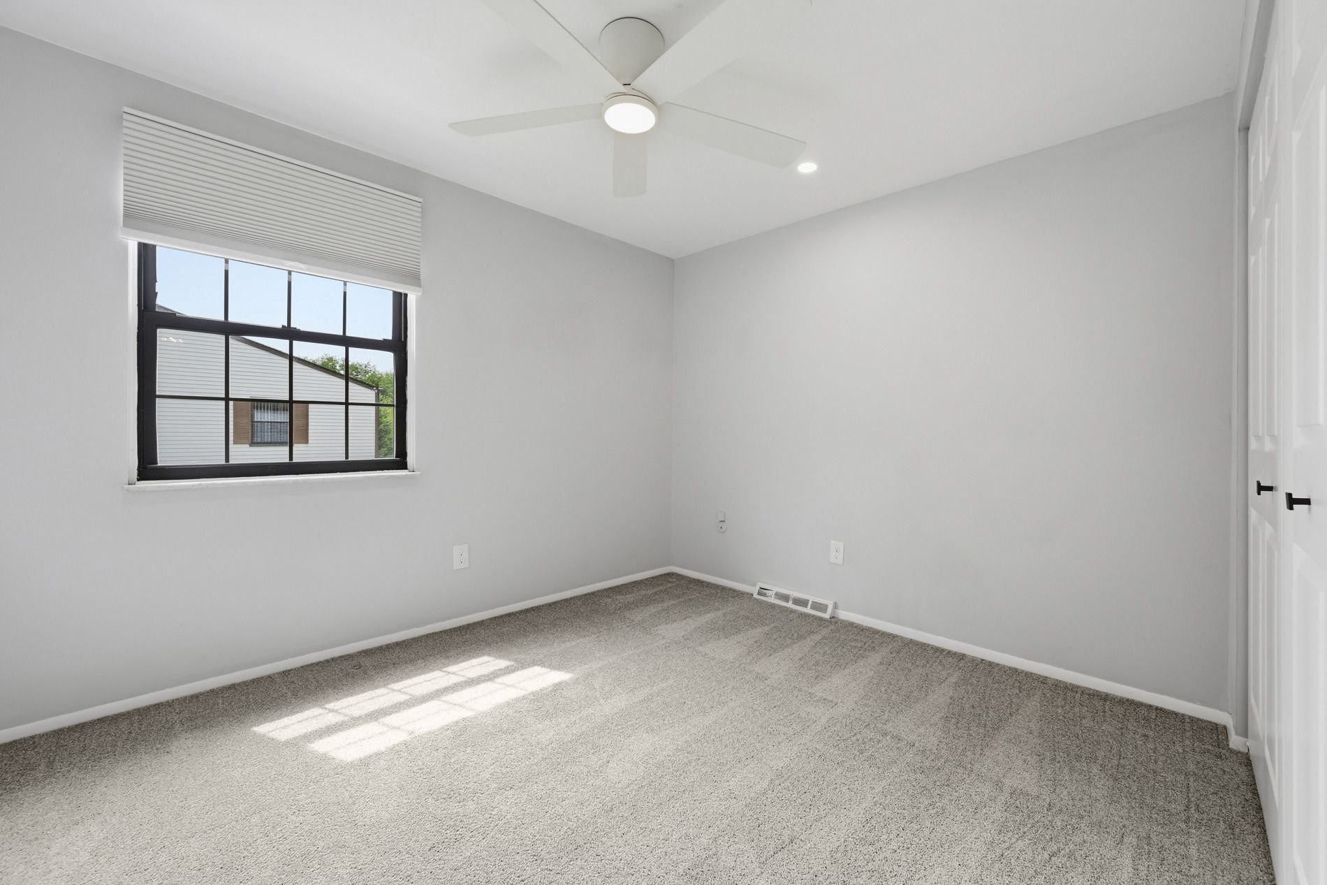  907 Camelot Drive, Pittsburgh, PA 15237 - 物件實景