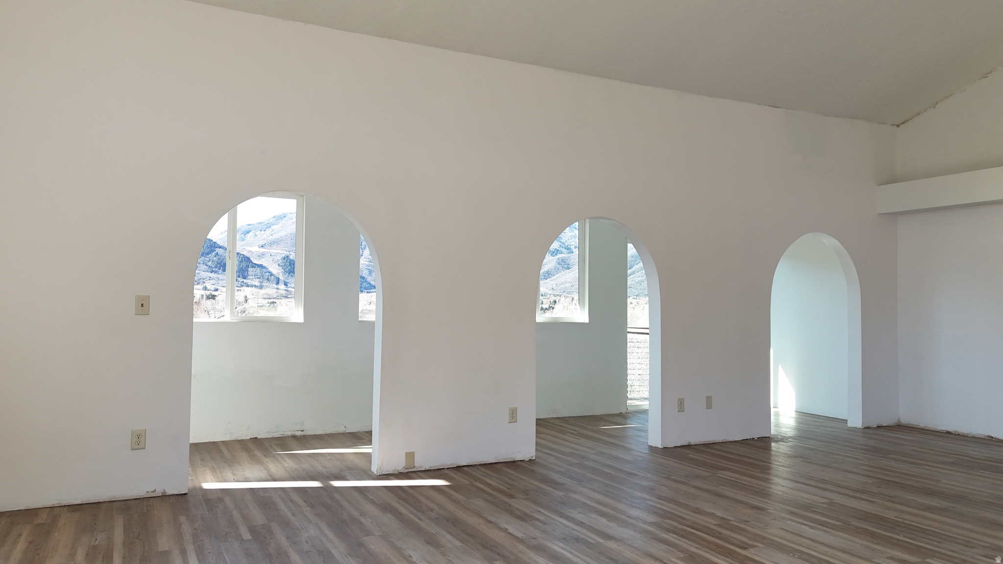 Eden, Utah, 84310, United States, 2 Bedrooms Bedrooms, ,1 BathroomBathrooms,Residential,For Sale,2001672