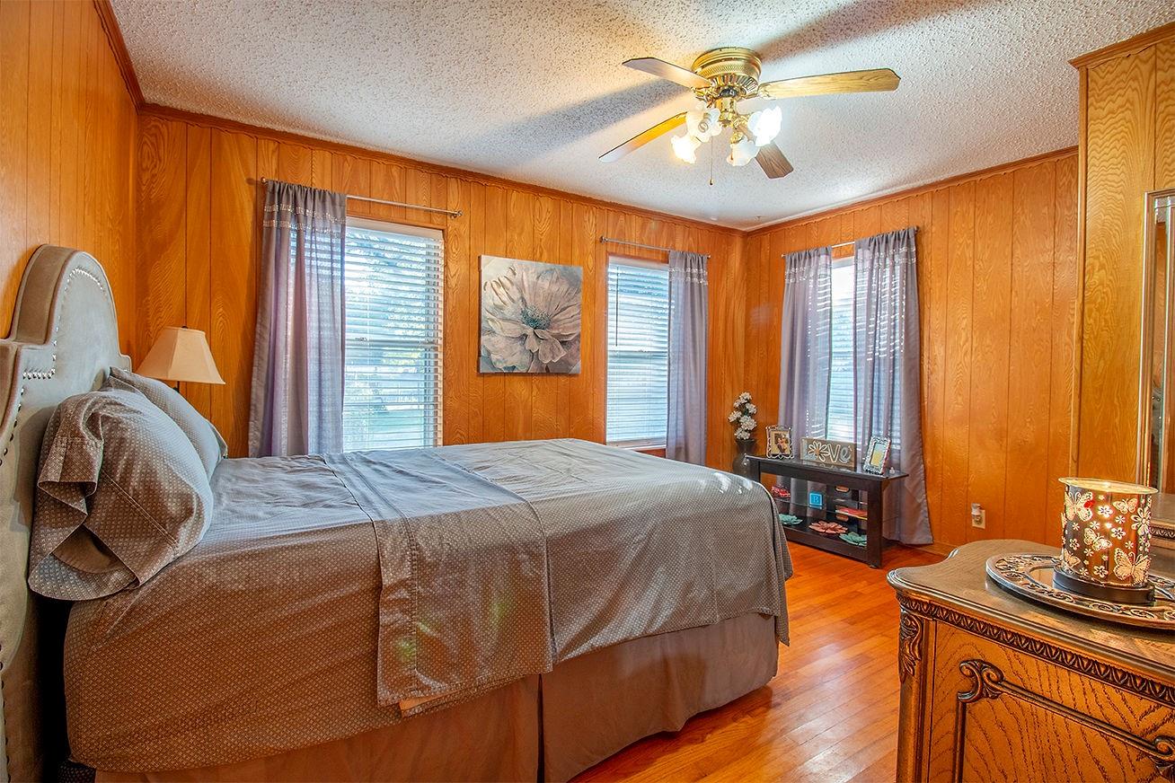 Grand Saline, Texas, 75140, United States, 4 Bedrooms Bedrooms, ,2 BathroomsBathrooms,Residential,For Sale,1857239