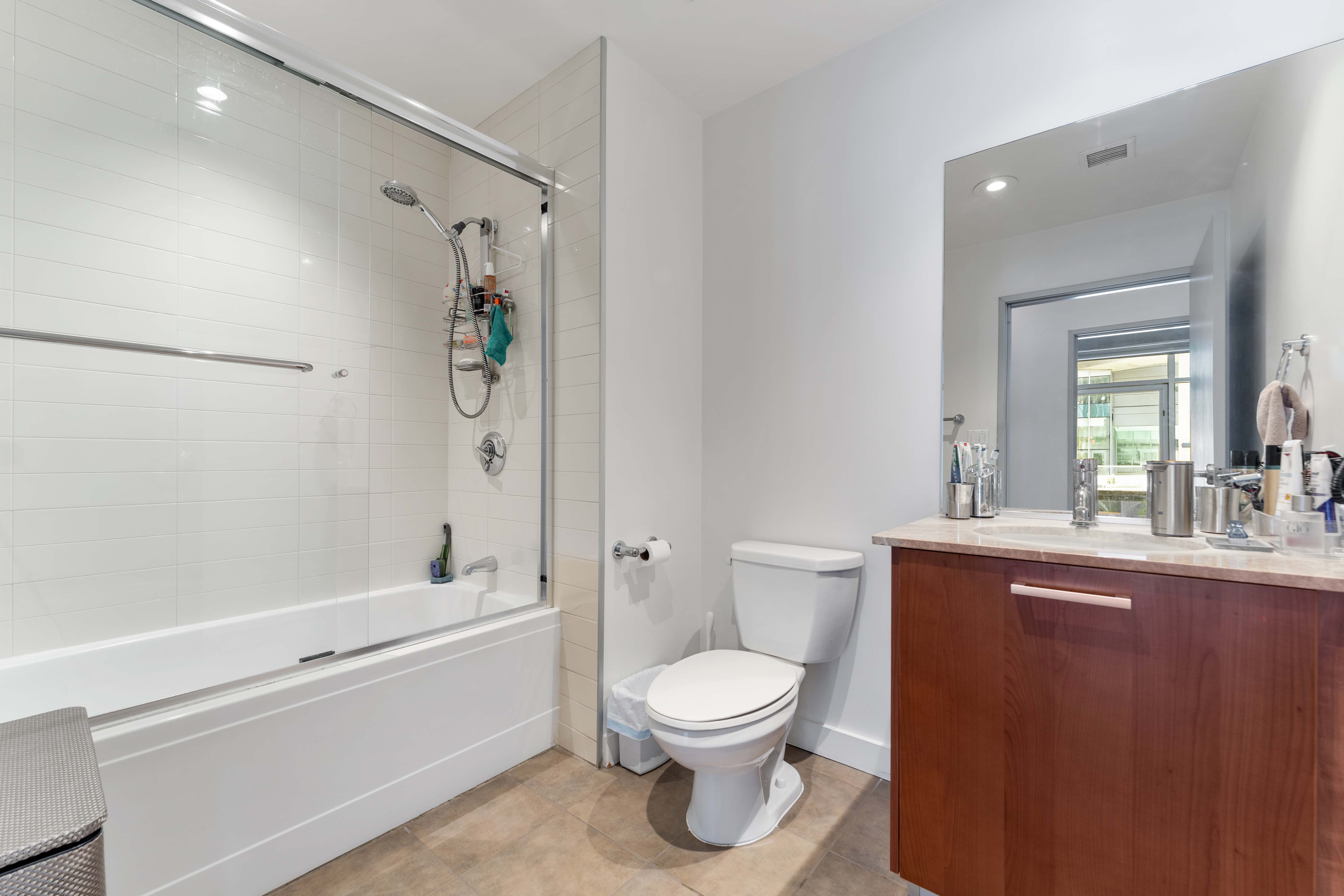Los Angeles, California, 90015, United States, 2 Bedrooms Bedrooms, ,2 BathroomsBathrooms,Residential,For Sale,1879277