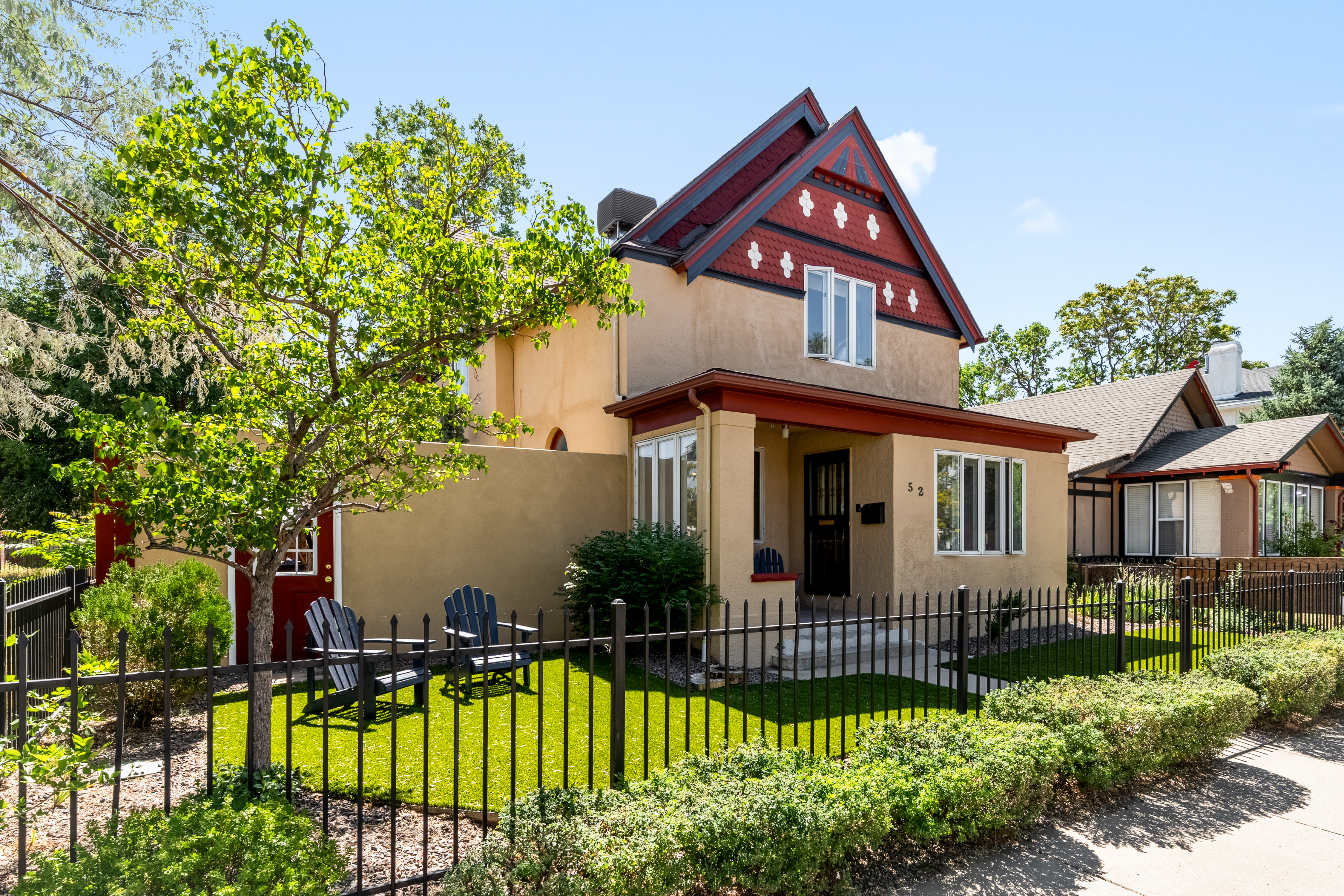  Outstanding Victorian-Style Home Just a Block From Broadway - 物件實景