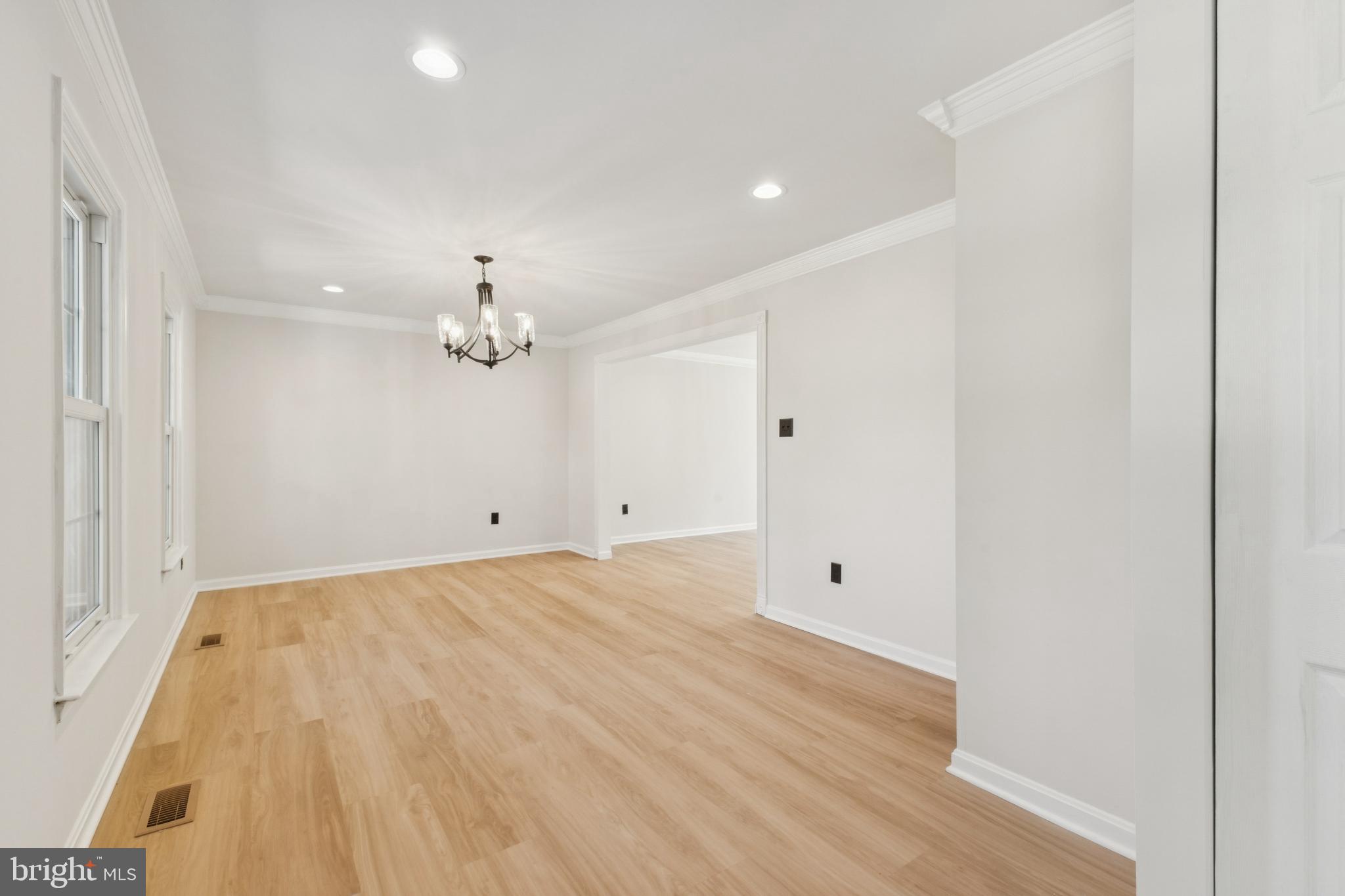 Fairfax, Virginia, 22030, United States, 4 Bedrooms Bedrooms, ,4 BathroomsBathrooms,Residential,For Sale,1978960