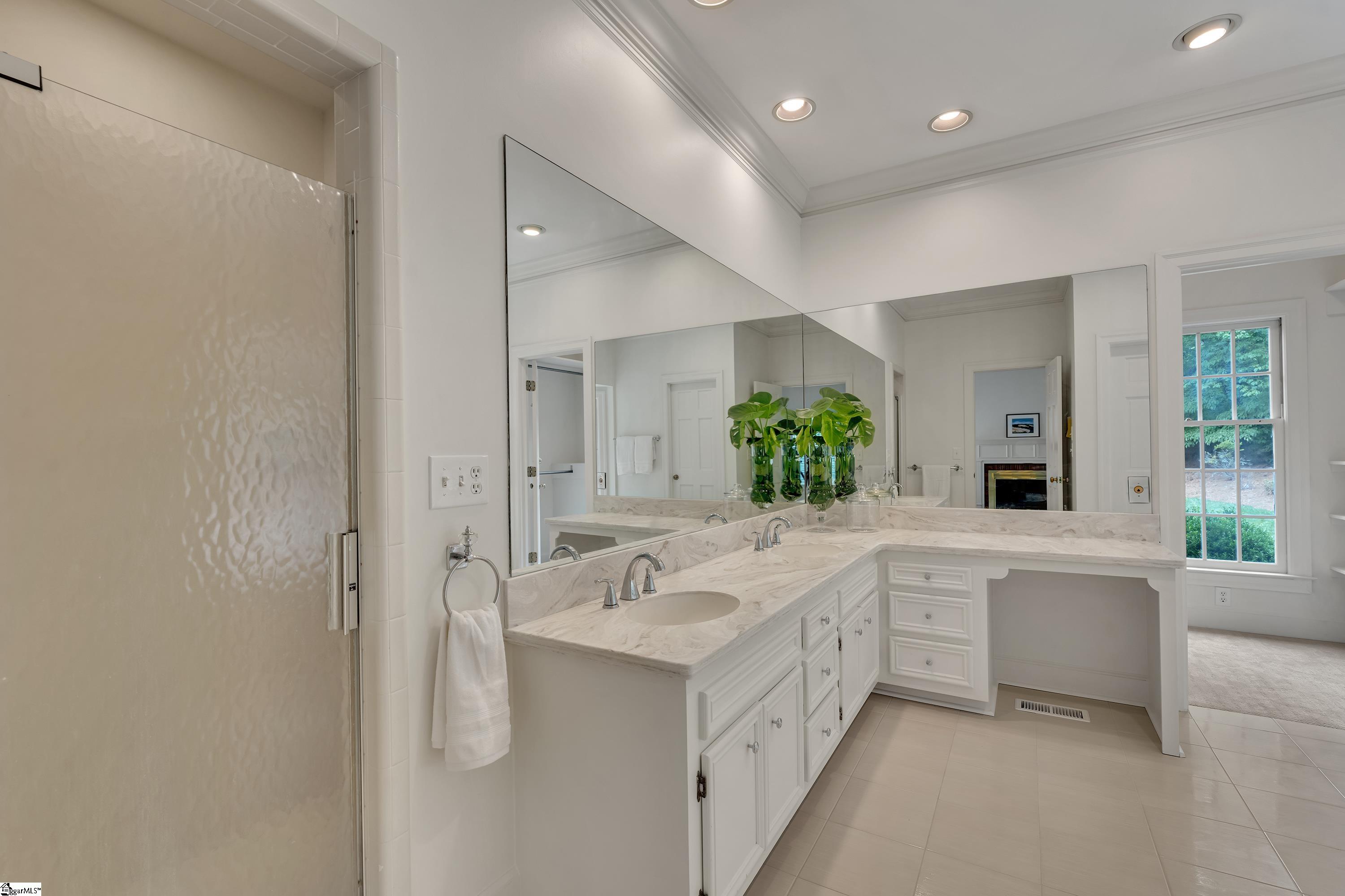 Greenville, South Carolina, 29607, United States, 6 Bedrooms Bedrooms, ,5 BathroomsBathrooms,Residential,For Sale,1901352