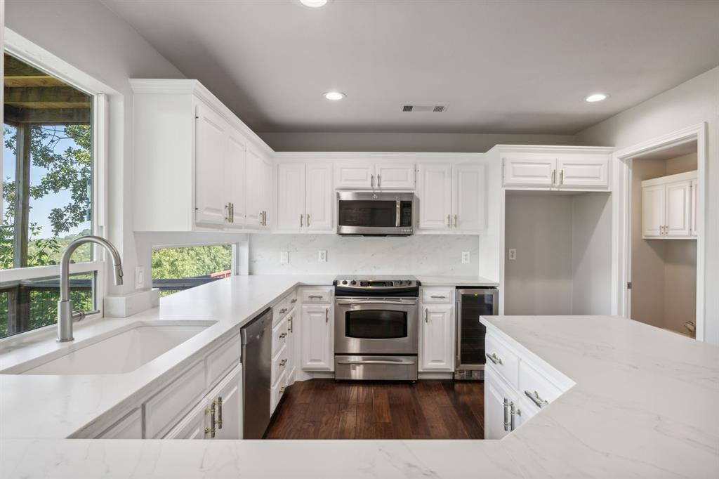 Pottsboro, Texas, 75076, United States, 3 Bedrooms Bedrooms, ,3 BathroomsBathrooms,Residential,For Sale,2003176