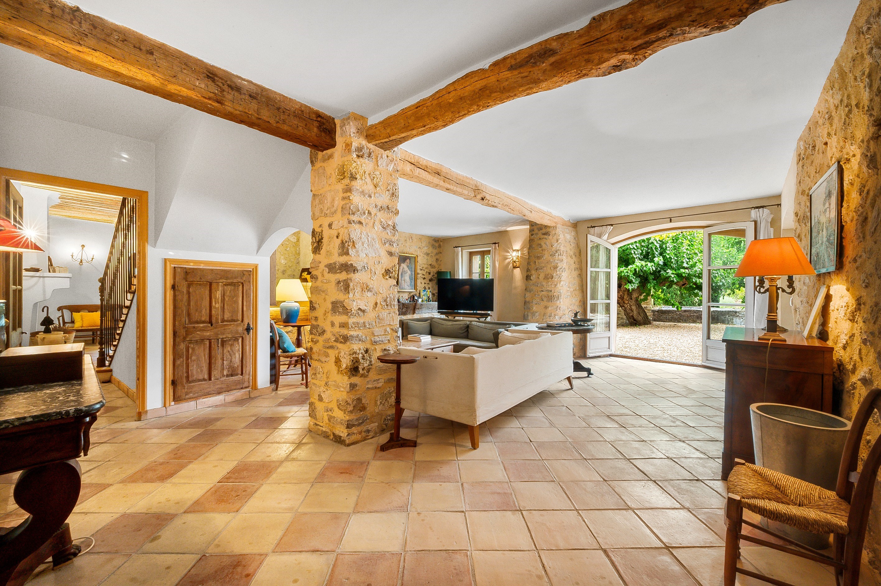  Exceptional Provençal Estate – Elegant Bastide with Pool Amidst Vineyards - 物件實景