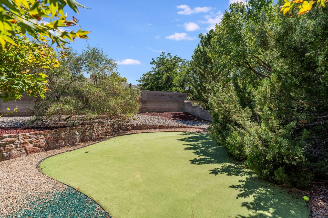 Albuquerque, New Mexico, 87111, United States, 4 Bedrooms Bedrooms, ,3 BathroomsBathrooms,Residential,For Sale,1947395