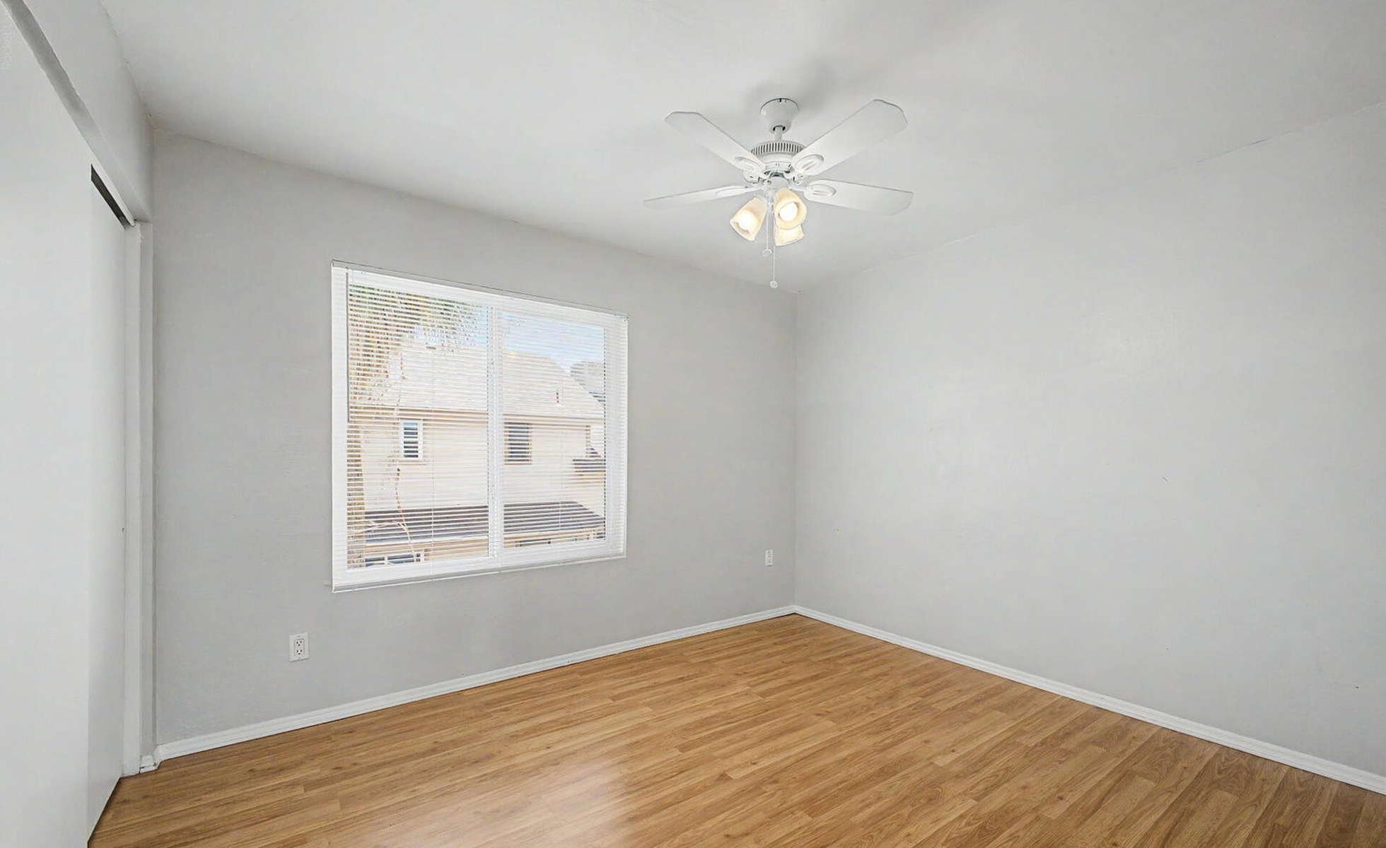  2455 E Broadway Road  Mesa, AZ - 物件實景